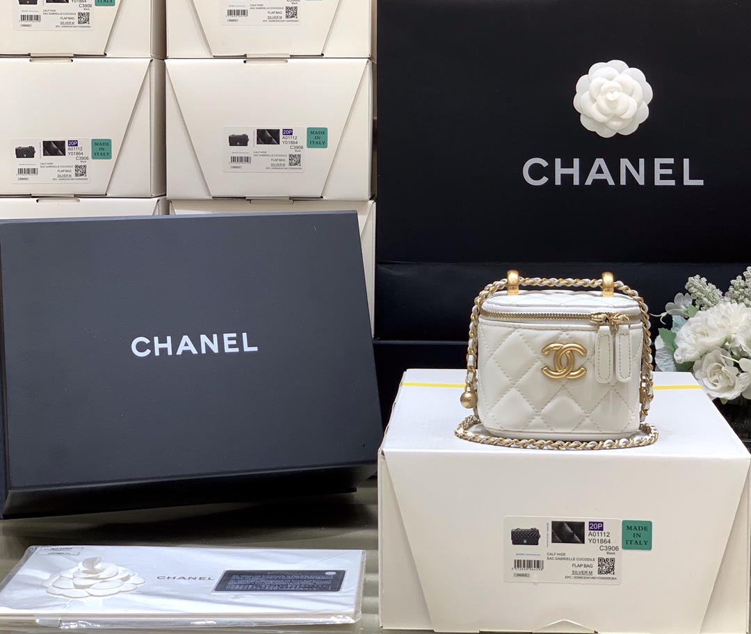 Chanel 高级手工坊双金珠系列盒子斜挎包 AP2292白色