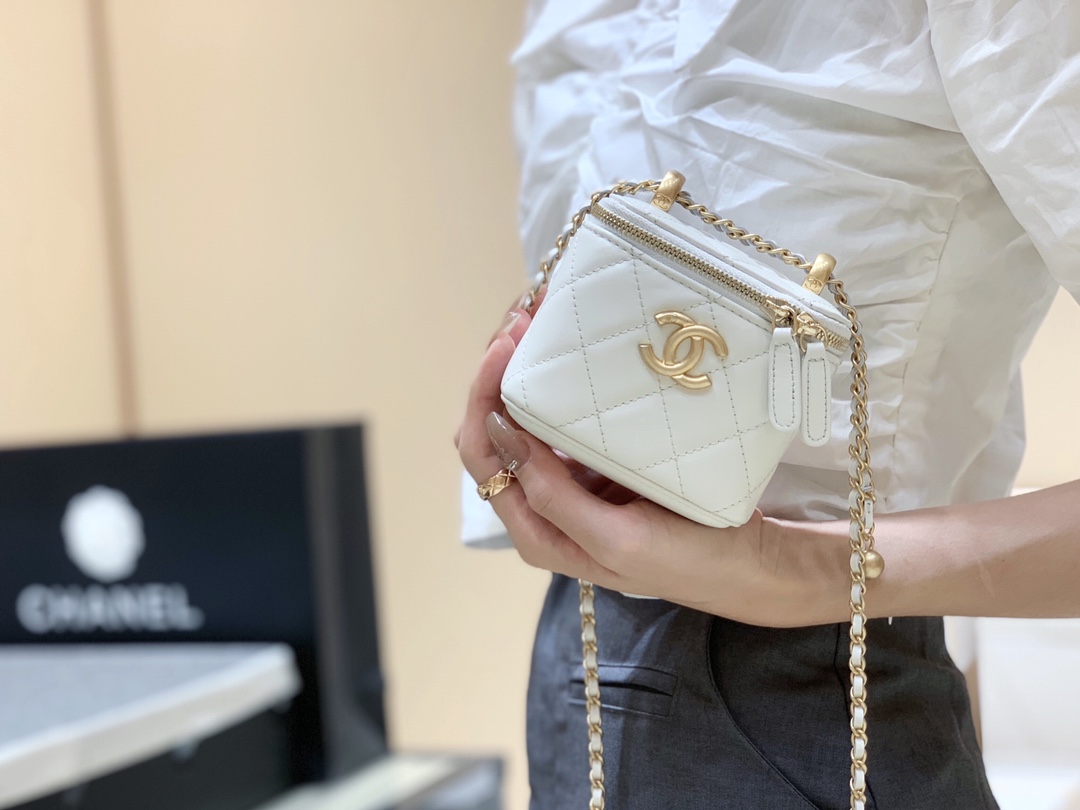 Chanel 高级手工坊双金珠系列盒子斜挎包 AP2292白色