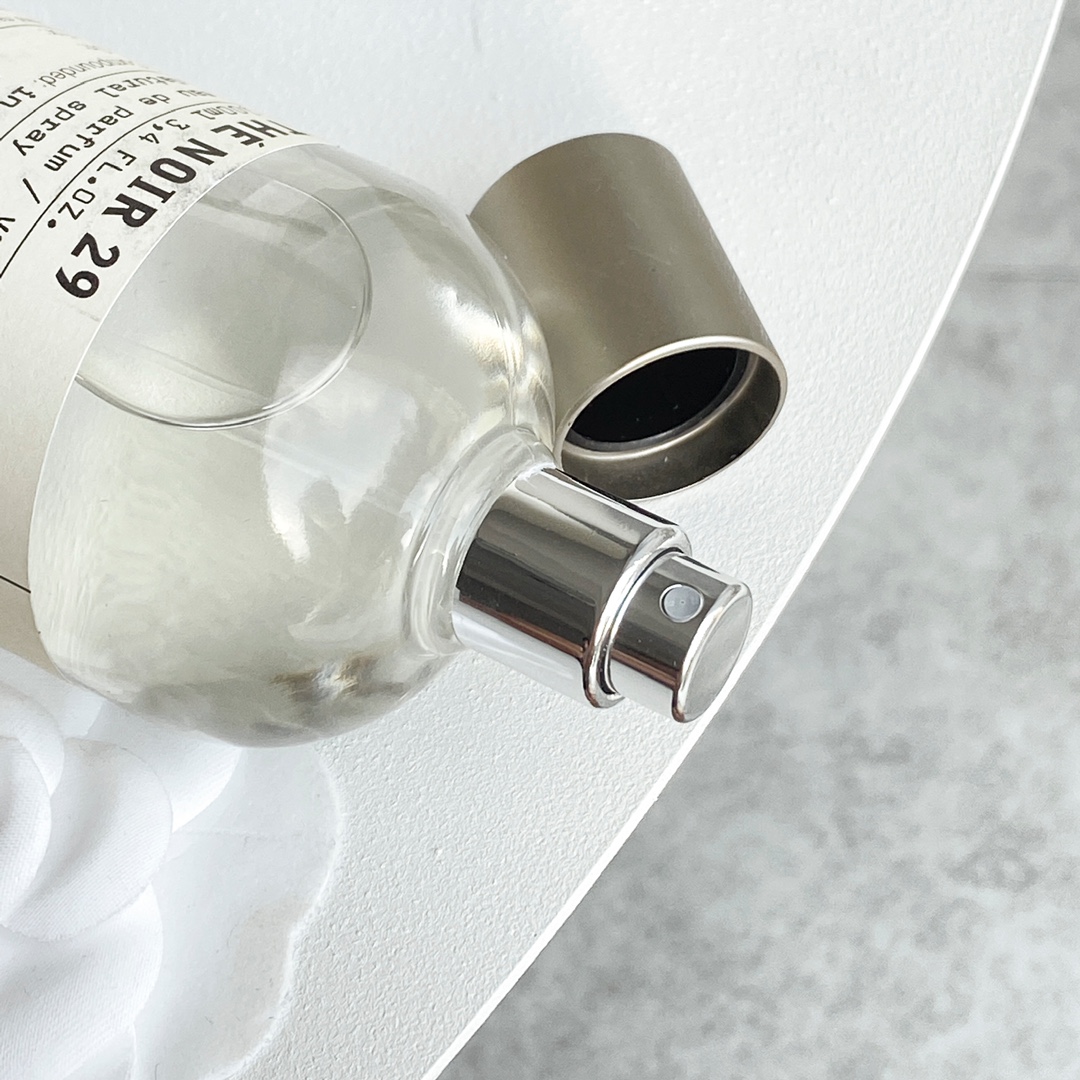 Le Labo The Noir 29 Eau de Parfum - 100ml - Aromatic & Captivating Fragrance 8 i1625277966 1754 7