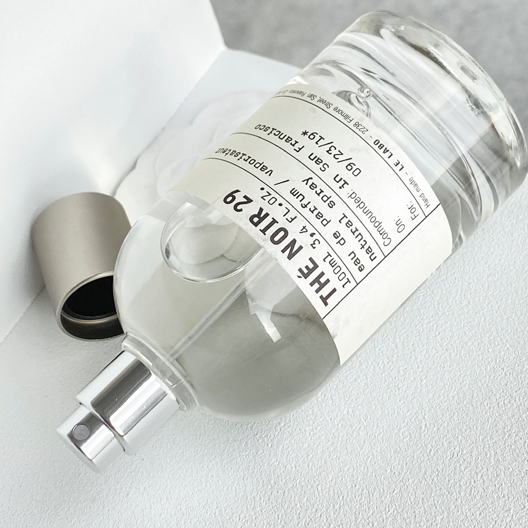 Le Labo The Noir 29 Eau de Parfum - 100ml - Aromatic & Captivating Fragrance 4 i1625277966 3367 3