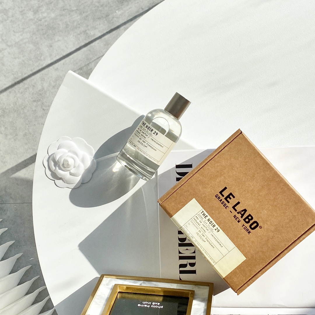 Le Labo The Noir 29 Eau de Parfum - 100ml - Aromatic & Captivating Fragrance 5 i1625277966 3779 4