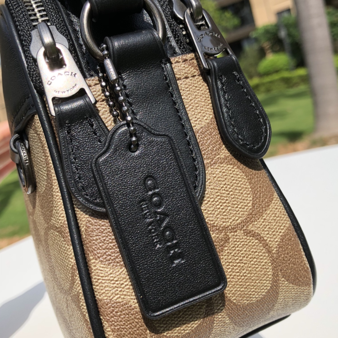 Coach C4149 最新款COA*H 蔻家 奥莱款 款 男士单肩背斜挎包 新款比以前的相机包大一点