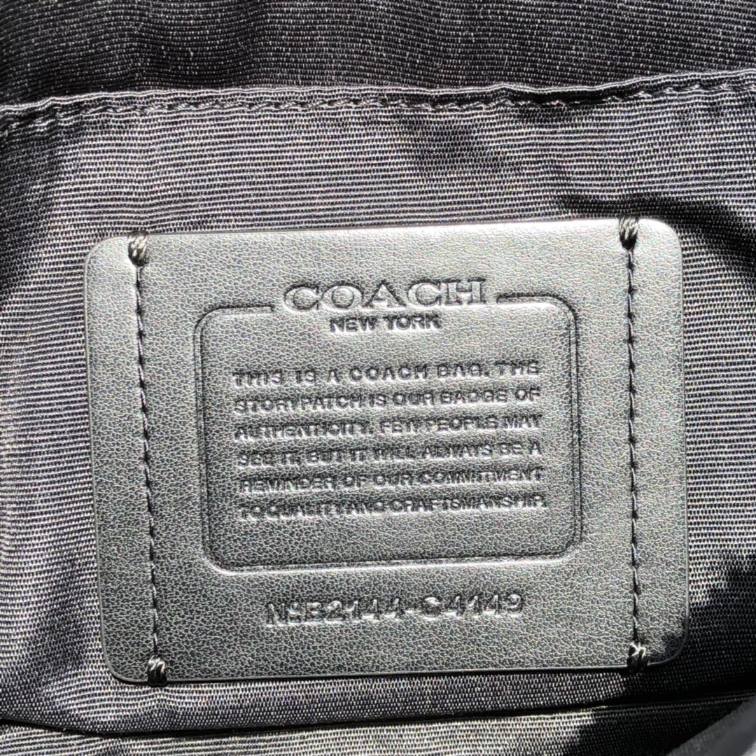 Coach C4149 最新款COA*H 蔻家 奥莱款 款 男士单肩背斜挎包 新款比以前的相机包大一点