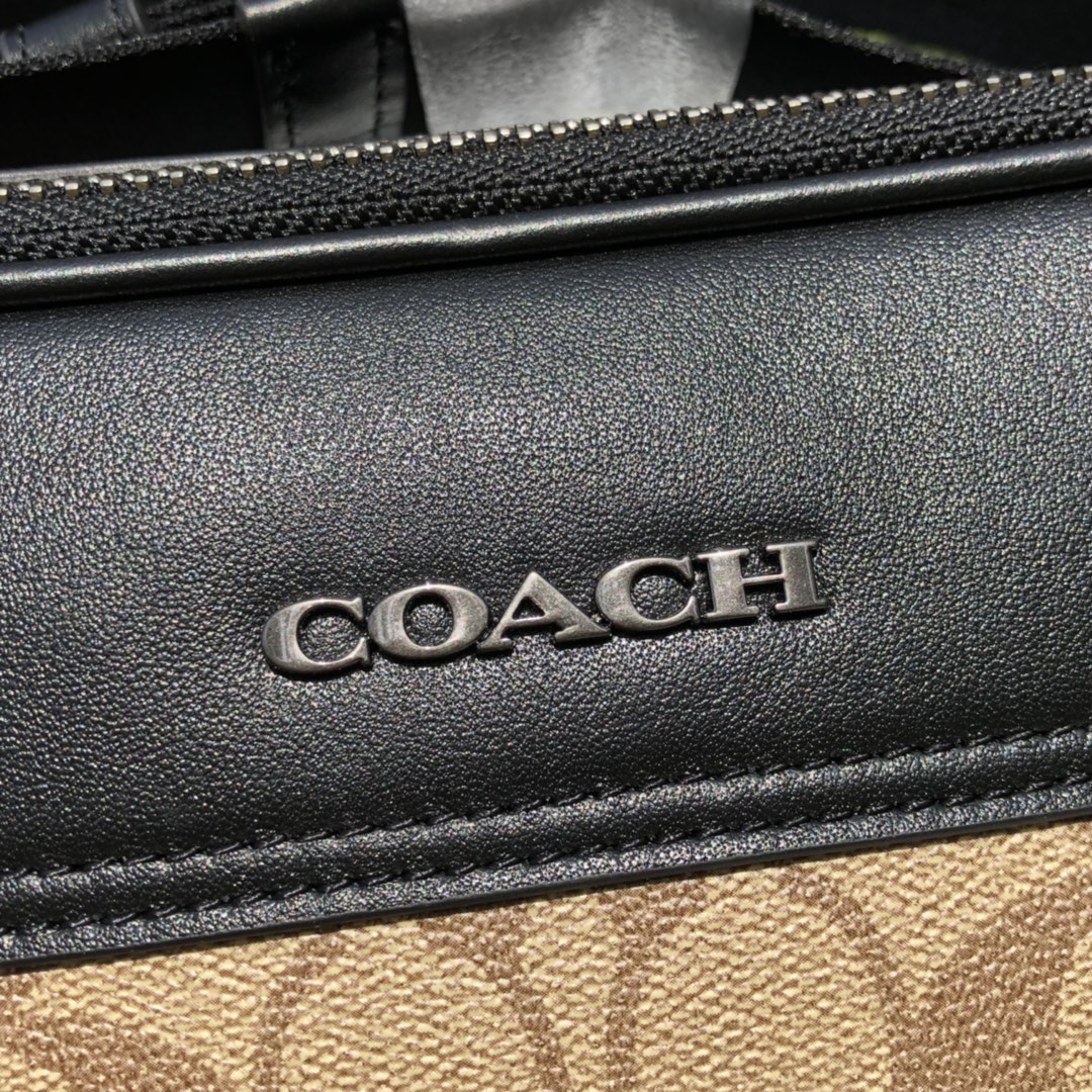 Coach C4149 最新款COA*H 蔻家 奥莱款 款 男士单肩背斜挎包 新款比以前的相机包大一点