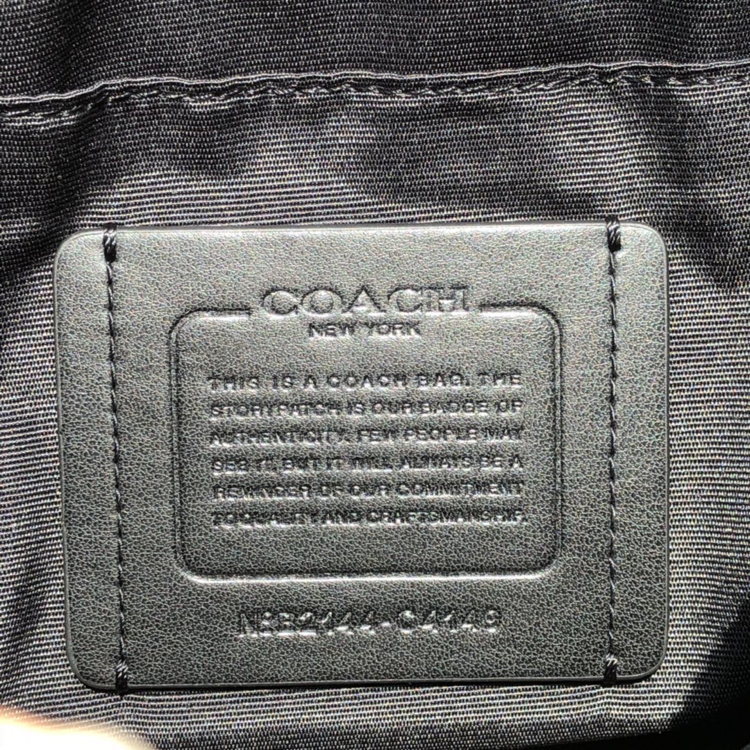 Coach C4149 最新款COA*H 蔻家 奥莱款 款 男士单肩背斜挎包 新款比以前的相机包大一点