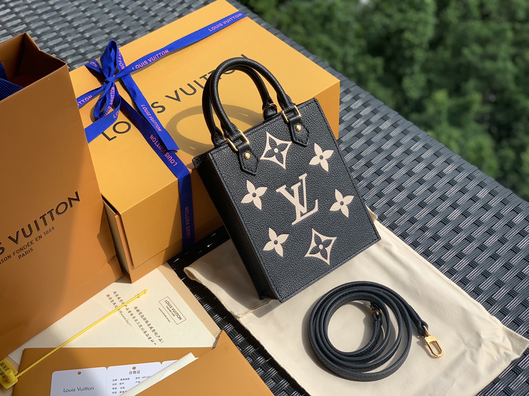 🌼 m57937尺寸14-17-5CM 热卖新款🌼Petit Sac 🌼Plat 系列迷你琴谱包。这款是