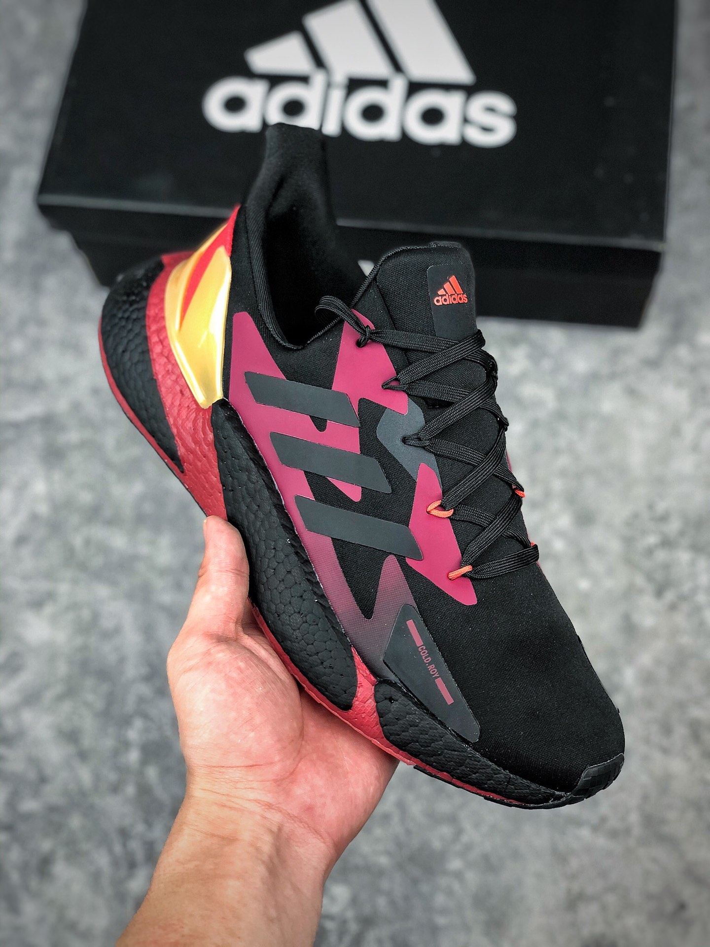  支持放店
公司级联乘游戏大作Cyberpunk 2077《赛博朋克 2077》 x Adidas X9000L4 Boost爆米花高弹复古休闲运动百搭跑鞋 
货号：G54885
尺码:36 36.5 37 38 38.5 39 40 40.5 41 42 42.5 43 44 45