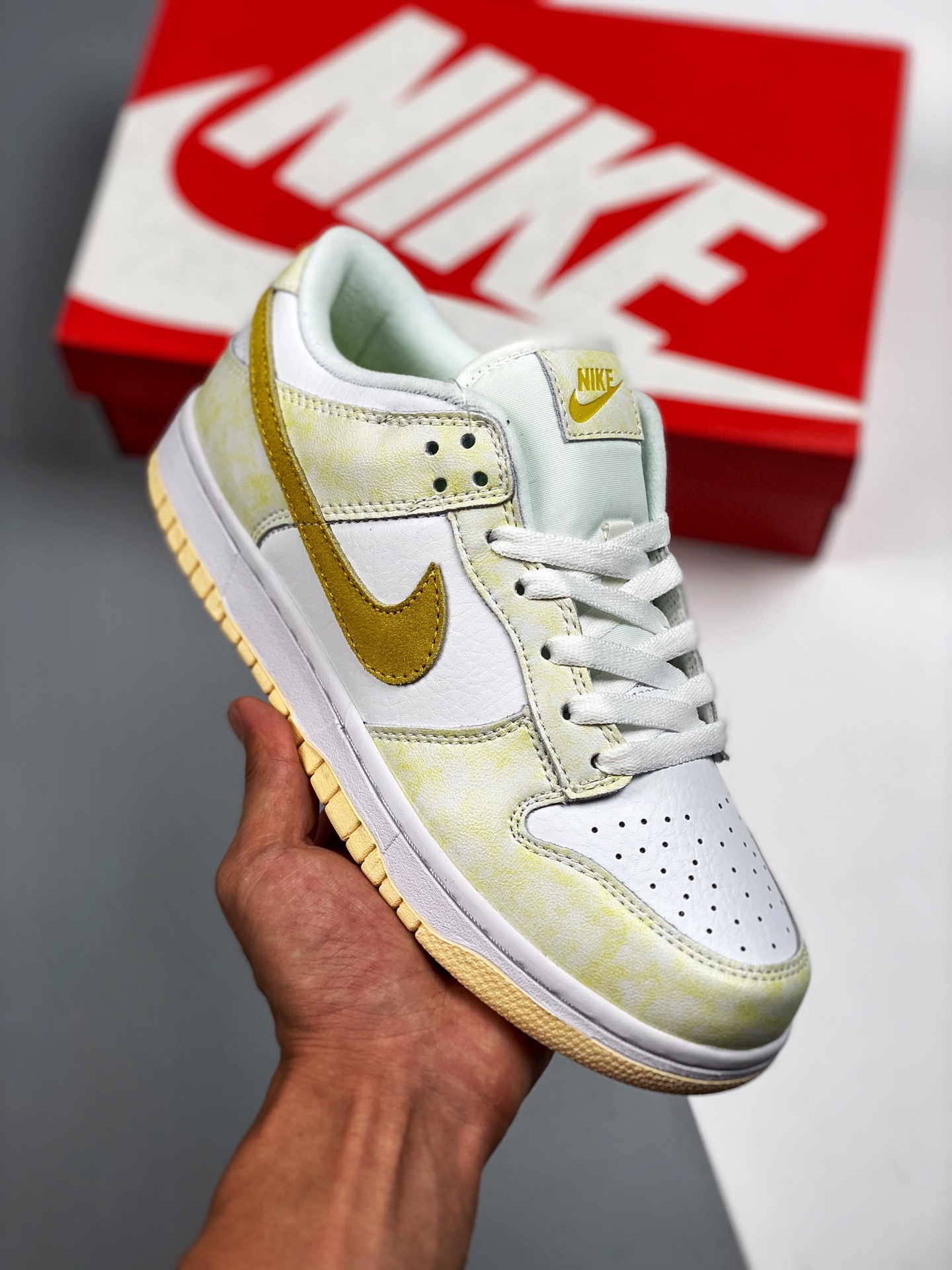 NK Dunk Low “Yellow Strike” 白黄 低帮运动休闲板鞋 公司级品质出货 清洁度 电绣工艺 皮料切割干净无任何毛边 细节完美 尺码：36 36.5 37.5 38 38.5 39 40 40.5 41 42 42.5…