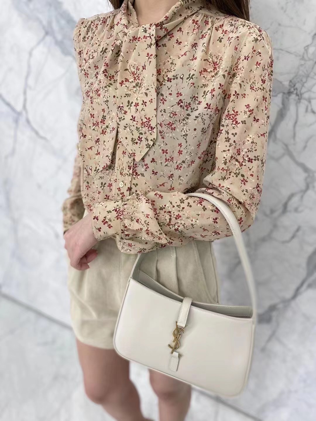 Saint laurent Ysl LE 5 À 7 平纹腋下包 657228白色