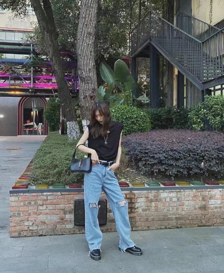 Saint laurent Ysl LE 5 À 7 平纹腋下包 657228黑色