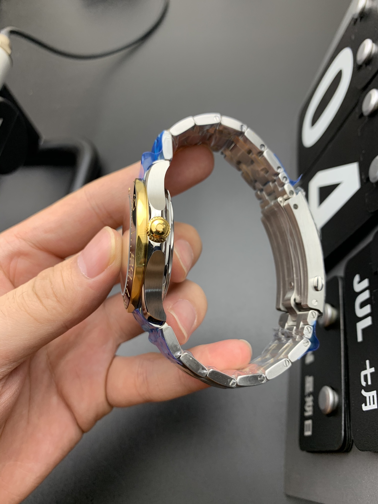 Omega 间金海马300