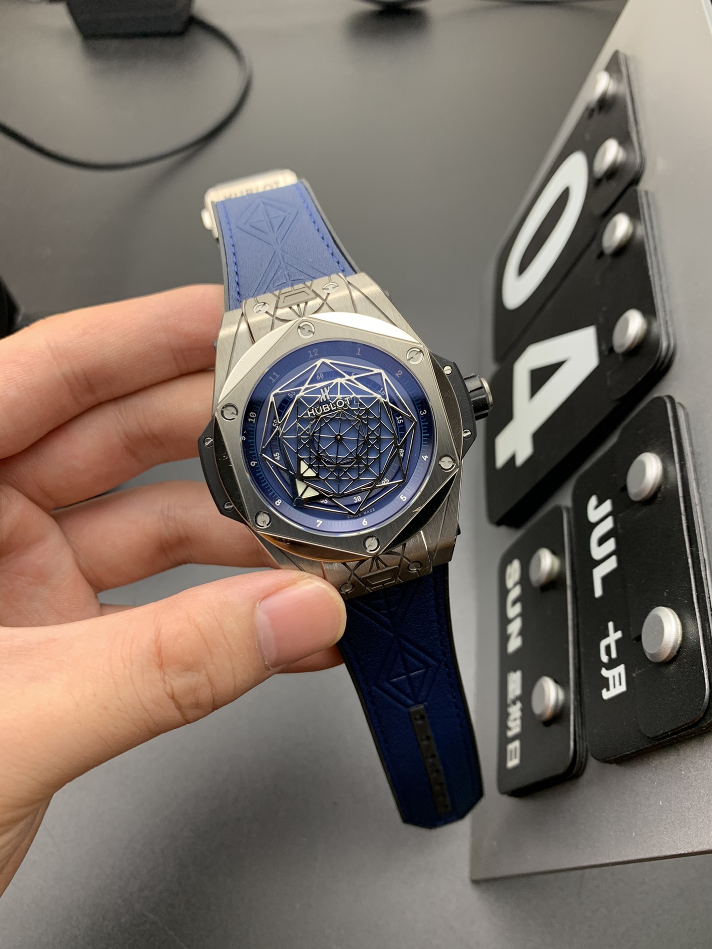 Hublot WWF 钛蓝刺青