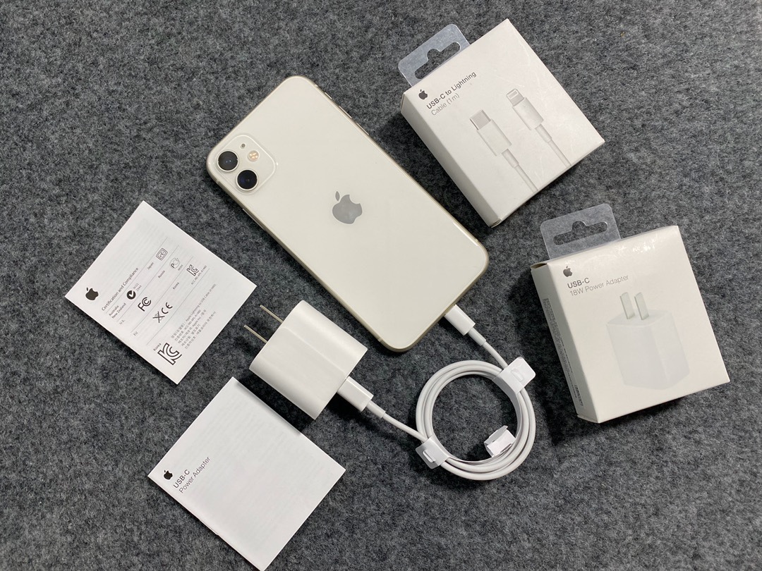 本地放💰40 Apple/苹果原厂20w充电器 20w快速充电 PD闪充芯片 不伤手机 30分钟即可充满百分之60 节省大量时间! 原装材料 接缝做工精细 绝不滥竽充数!