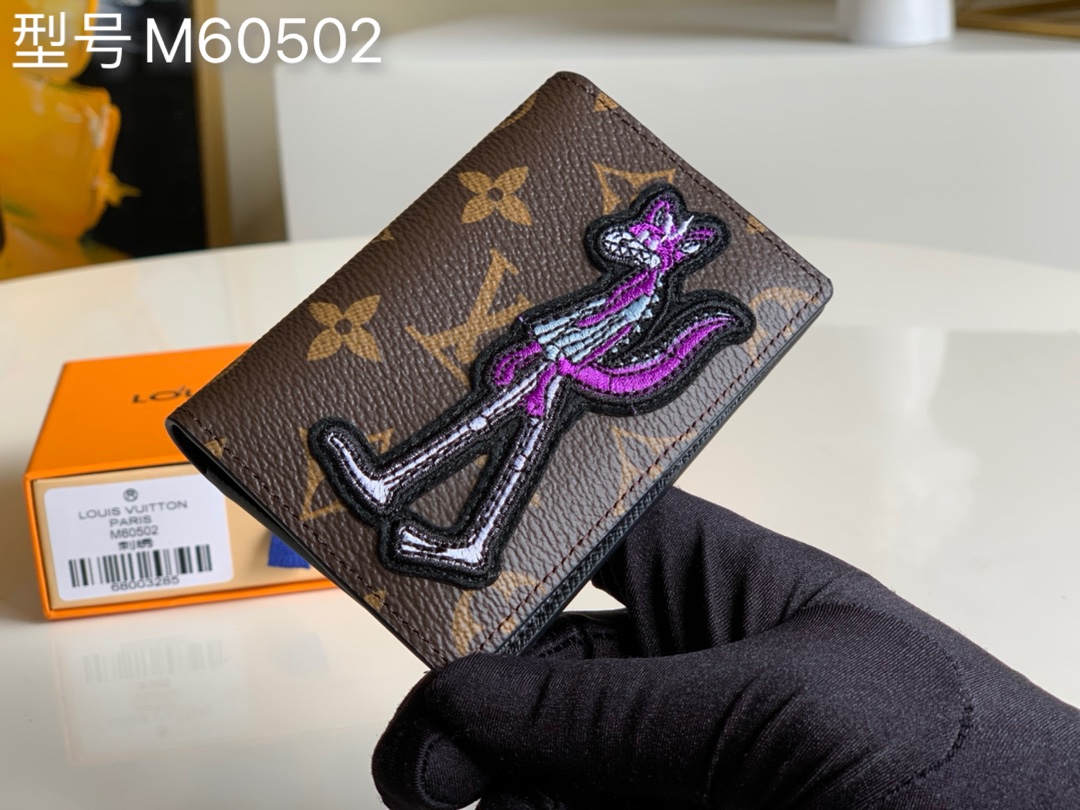 NO:397114,【Exclusive real photo M60502】M63144 doll embroidery, pocket wallet, card bag The pocket wallet is made of Damier Graphite Pixel coated canvas, interpreting the classic Damier checkerboard pattern in pixel form, highlighting the futuristic sense. A small and practical multi-function wallet that combines various pockets and credit card slots. 8.0×11.0cm A., LV [original leather], louis vuitton19860909【独家实拍M60502】M63144公仔刺绣 口袋钱夹 卡包 口袋钱夹由Damier Graphite Pixel涂层帆布制成,以像素形式演绎经典Damier棋盘格图案,凸显未来感.集各种口袋与信用卡槽于一身,小巧又实用的多功能钱夹.8.0×11.0cm A.,LV【原厂皮】,louis vuitton,Bag