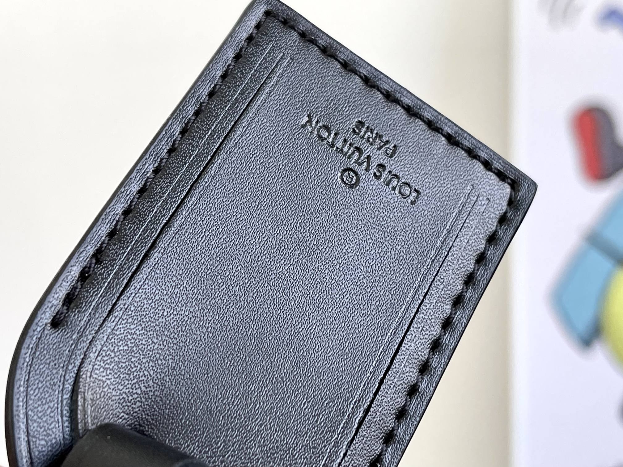 Louis Vuitton 专柜款经典手袋 4