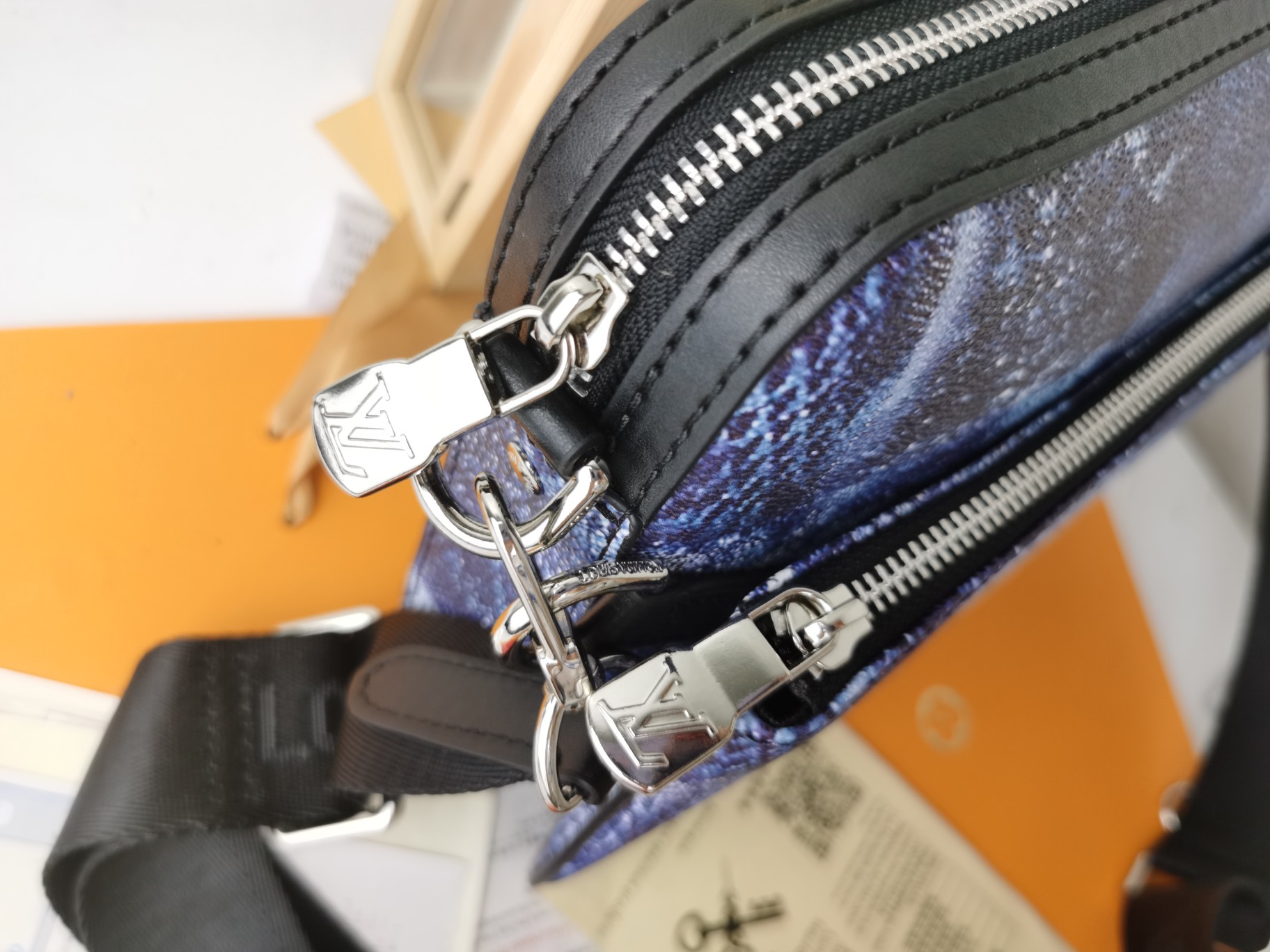 男士三件套Pochette Trio郵差包 - 多機能デザイン