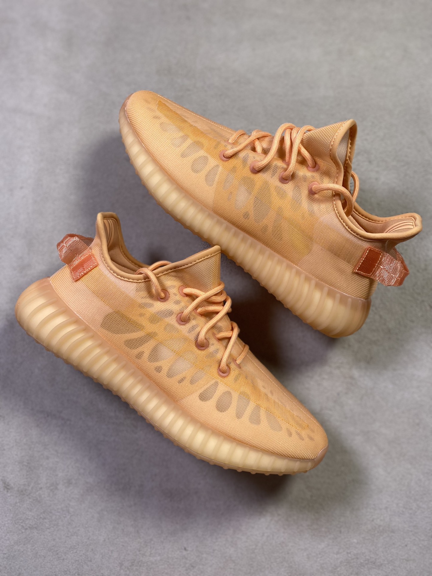 YEEZY350v2“MonoClay”黏土最强性价比版本V2全新全透网纱系列懂货的看鞋型一眼便知不用赘