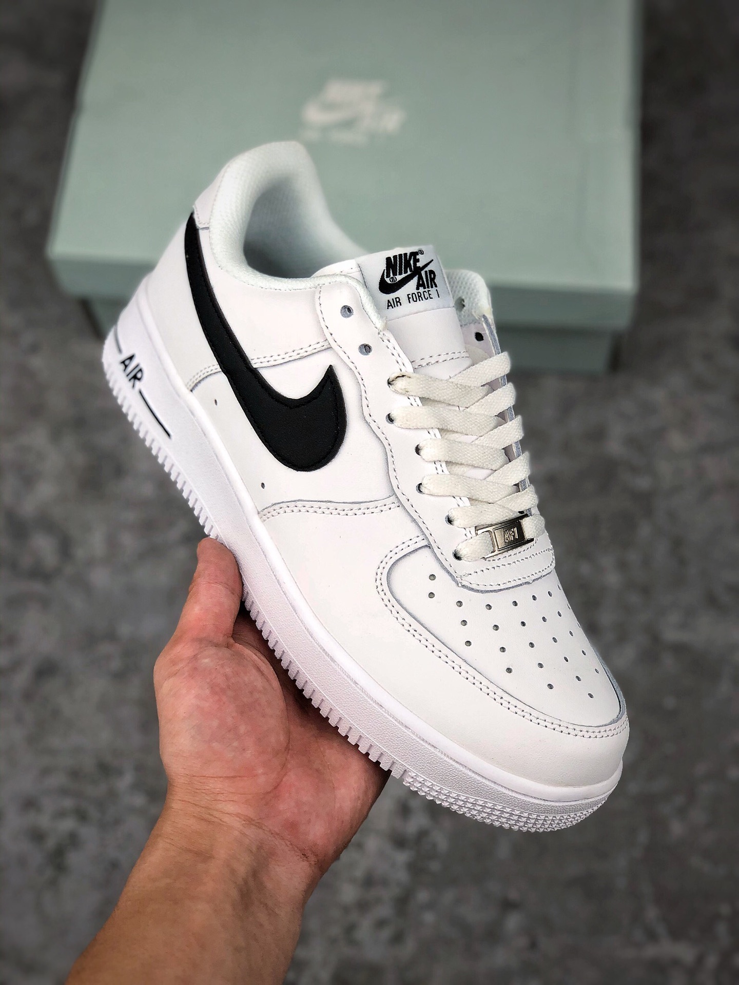  支持放店
耐克Nike Air Force1 空军一号休闲运动板鞋 公司级 原装级别 原楦头原纸板 内置Sole全掌气垫 打造纯正空军版型 专注外贸渠道 原盒配件 原厂中底钢印、拉帮完美 
货号：CZ0952-100
Size：36 36.5 37.5 38 38.5 39 40 40.5 41 42 42.5 43 44 44.5 45