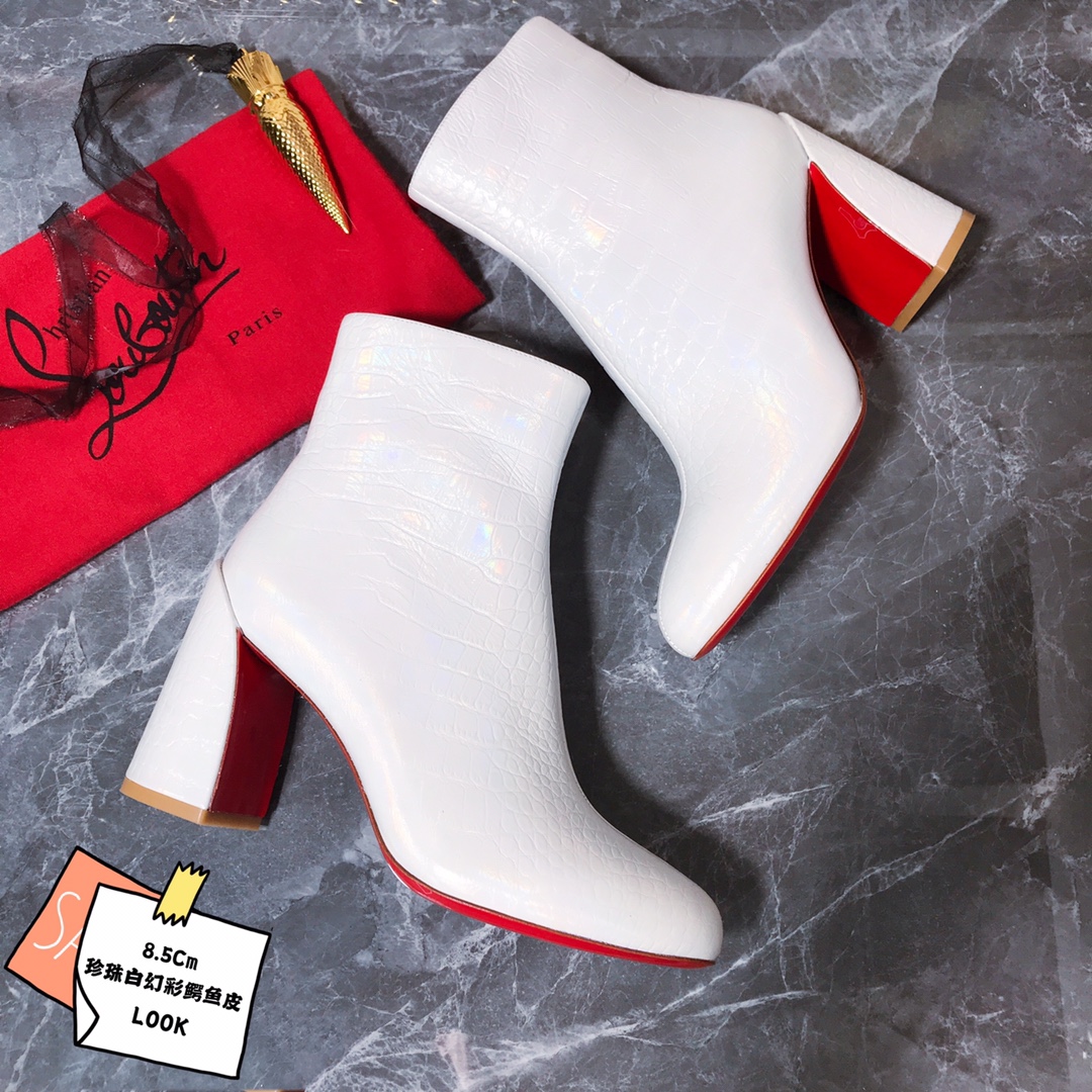 NO:100793,High-end customized autumn and winter boot series!  Imported crocodile skin. Cut the material according to the leather pattern, the material loss is extremely H8.5Cm, size 35-42. Rose 1510-017 Pearl white color crocodile skin. Standard European code Reference:1510-017 Color:white Material:crocodile Leather Lining:sheep leather Heel height:8.5Cm Sole:leather sole Size:EUR 35-42 (US 4-11):,,christian louboutin,boots19860909高端订制 秋冬靴系列！ 进口鳄鱼纹皮.按皮纹开料,材料耗损极大H8.5Cm,尺码35-42码.玫 1510-017珍珠白幻彩鳄鱼纹皮. 标准欧码 Reference:1510-017 Color:white Material:crocodile Leather Lining:sheep leather Heel heigh:8.5Cm Sole:leather sole Size:EUR 35－42（US 4一11) :,,christian louboutin,boots,Women's Shoes