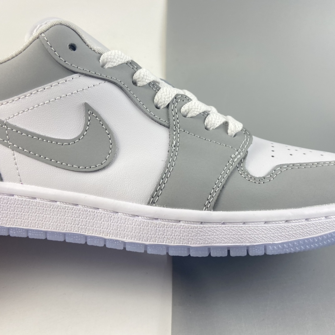 P240   Air Jordan 1 Low AJ1低帮时尚休闲板鞋 DC0774-105