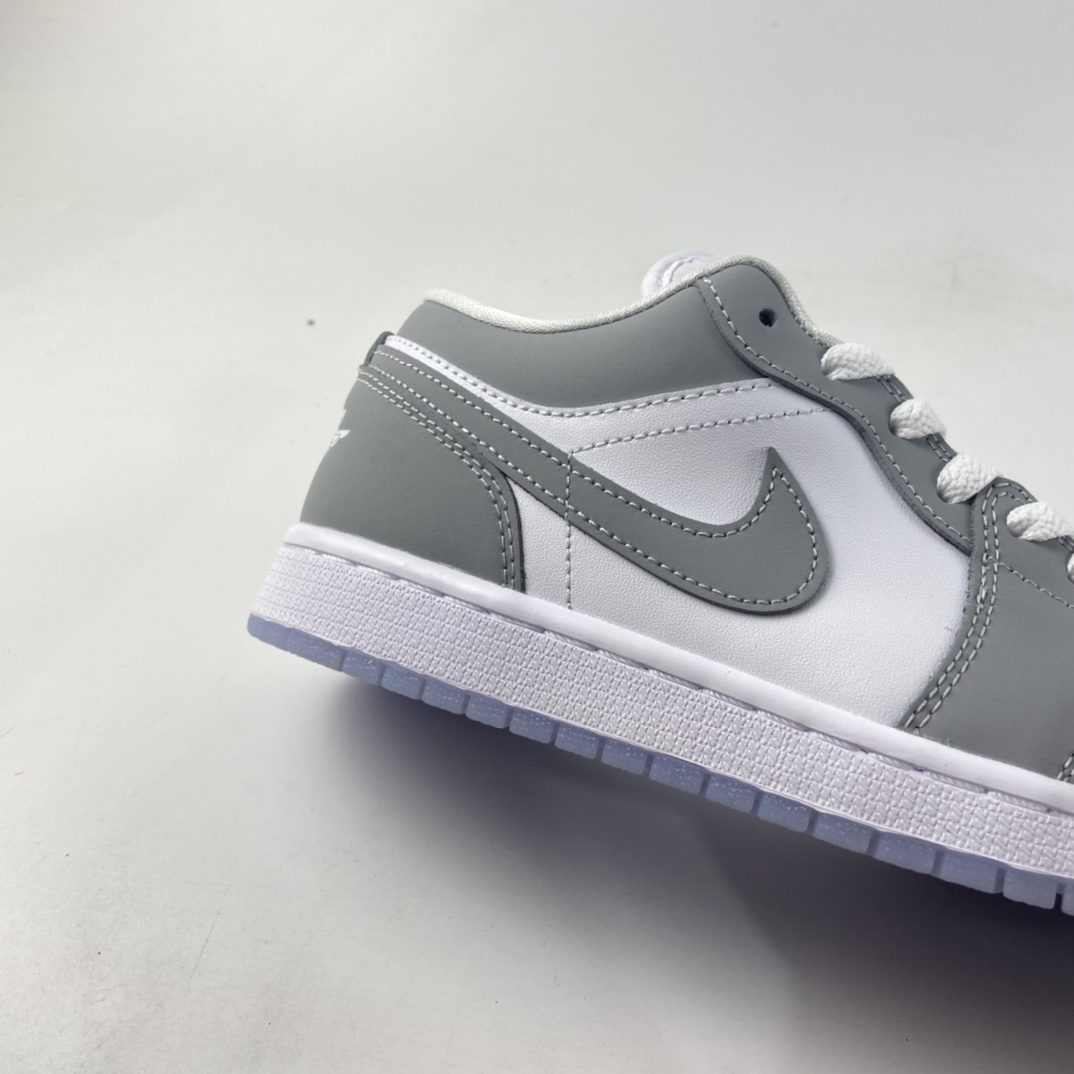 P240   Air Jordan 1 Low AJ1低帮时尚休闲板鞋 DC0774-105