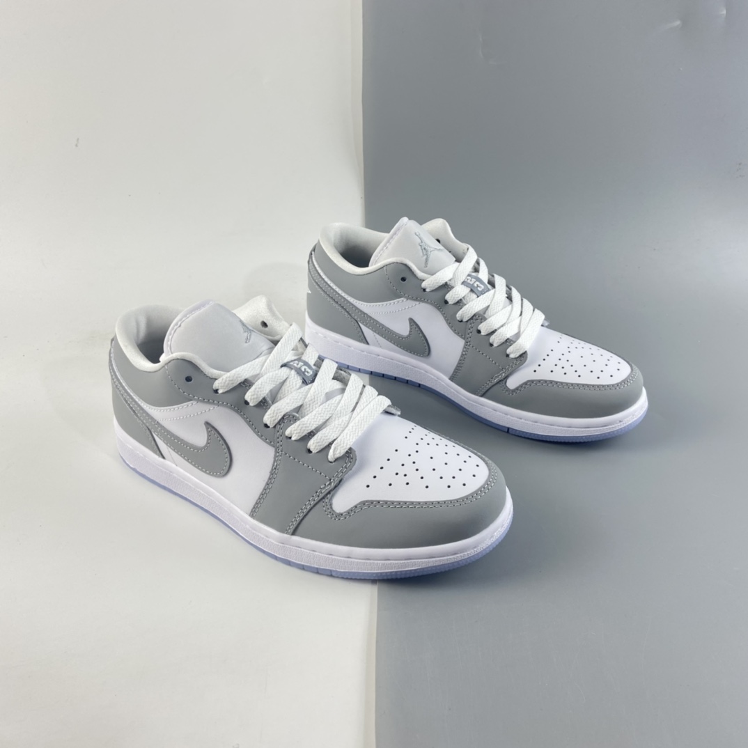 P240   Air Jordan 1 Low AJ1低帮时尚休闲板鞋 DC0774-105