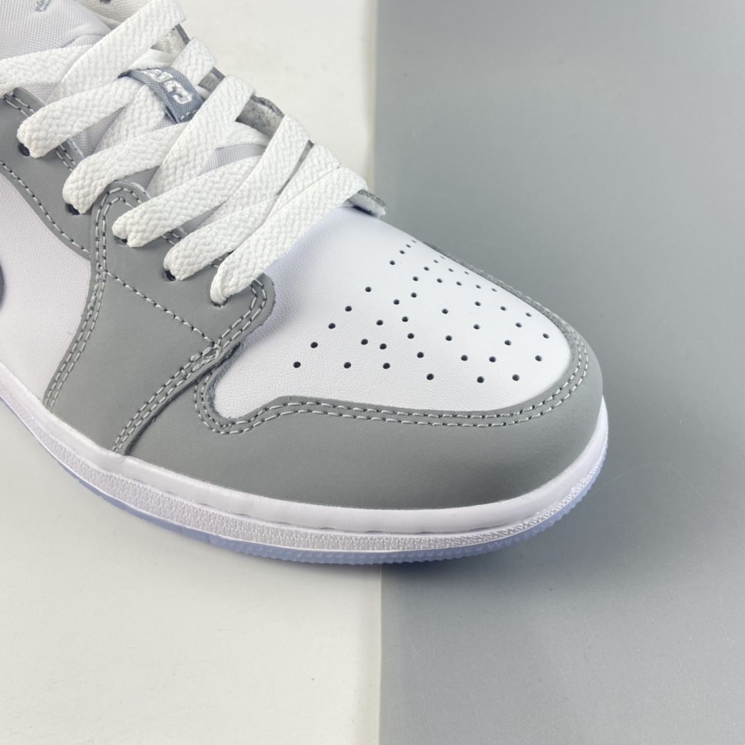 P240   Air Jordan 1 Low AJ1低帮时尚休闲板鞋 DC0774-105