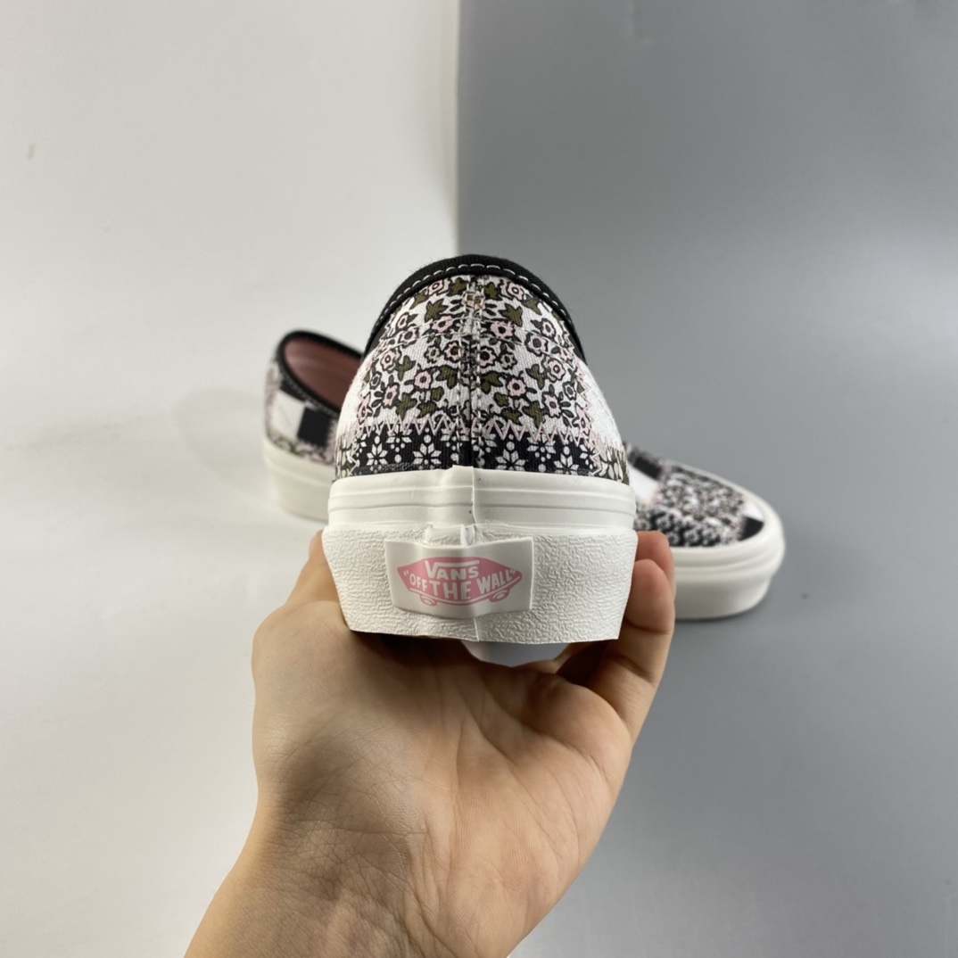 P150  拼布！ 拼布！这次是小碎花拼布！ Vans Meadow Patchwork” 万斯小碎花拼布低帮休闲板鞋 VN0A5HZS9FY