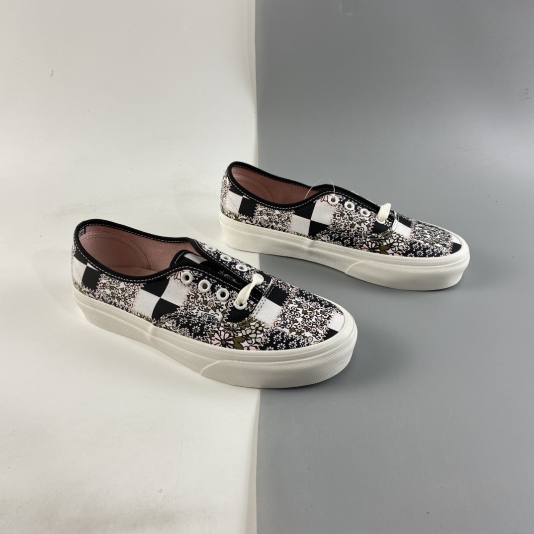 P150  拼布！ 拼布！这次是小碎花拼布！ Vans Meadow Patchwork” 万斯小碎花拼布低帮休闲板鞋 VN0A5HZS9FY