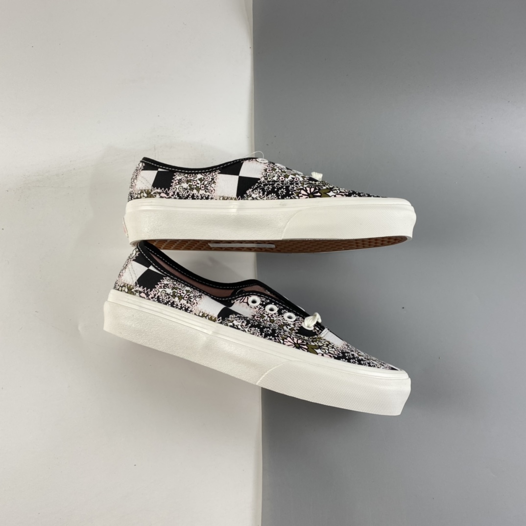 P150  拼布！ 拼布！这次是小碎花拼布！ Vans Meadow Patchwork” 万斯小碎花拼布低帮休闲板鞋 VN0A5HZS9FY