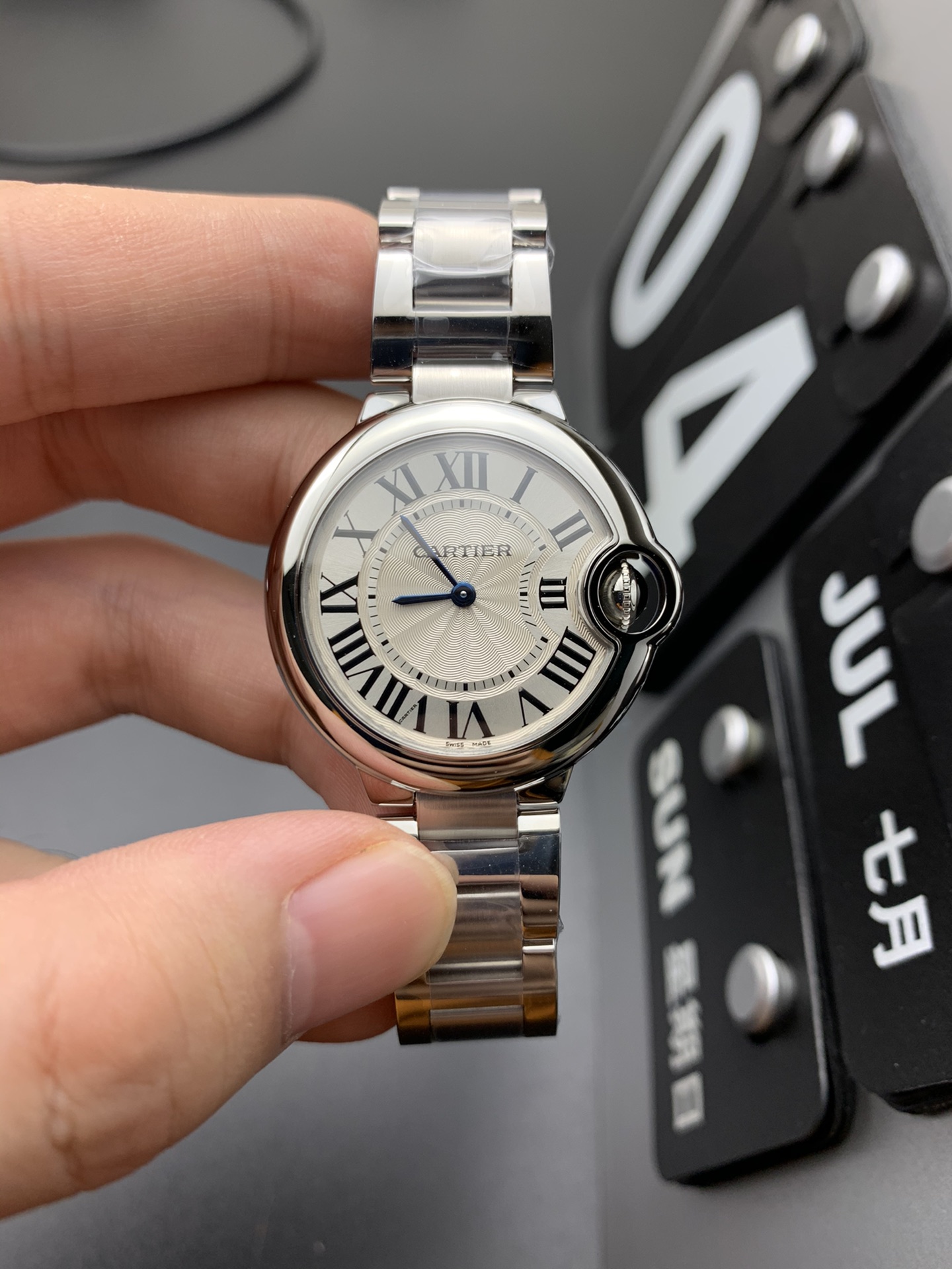 Cartier V7 33石英气球