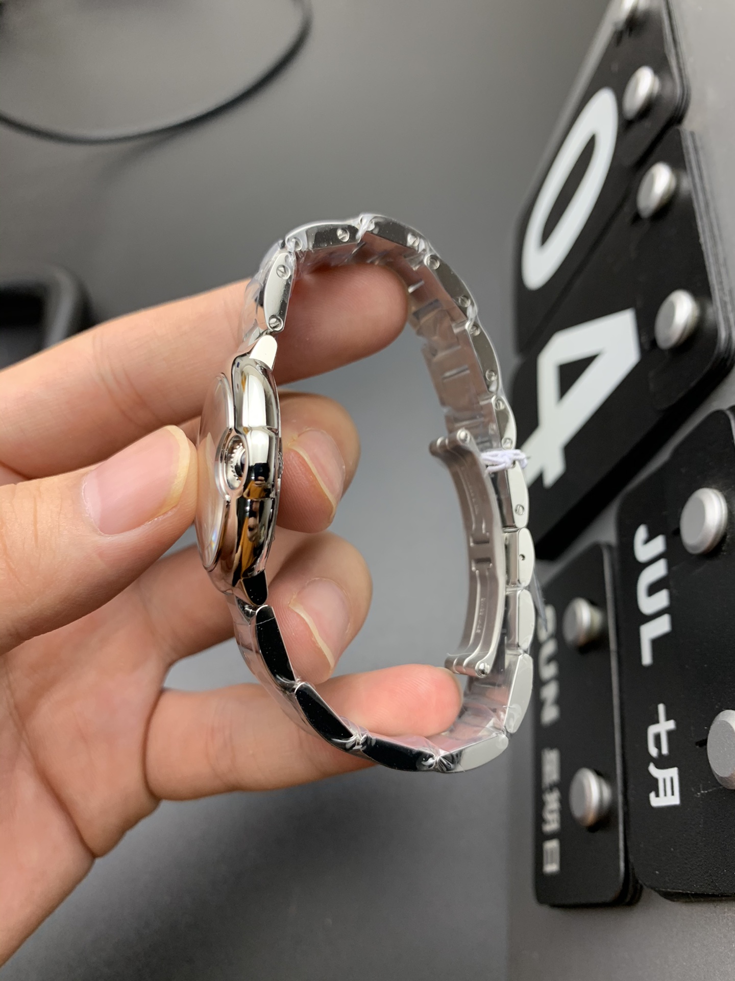 Cartier V7 33石英气球