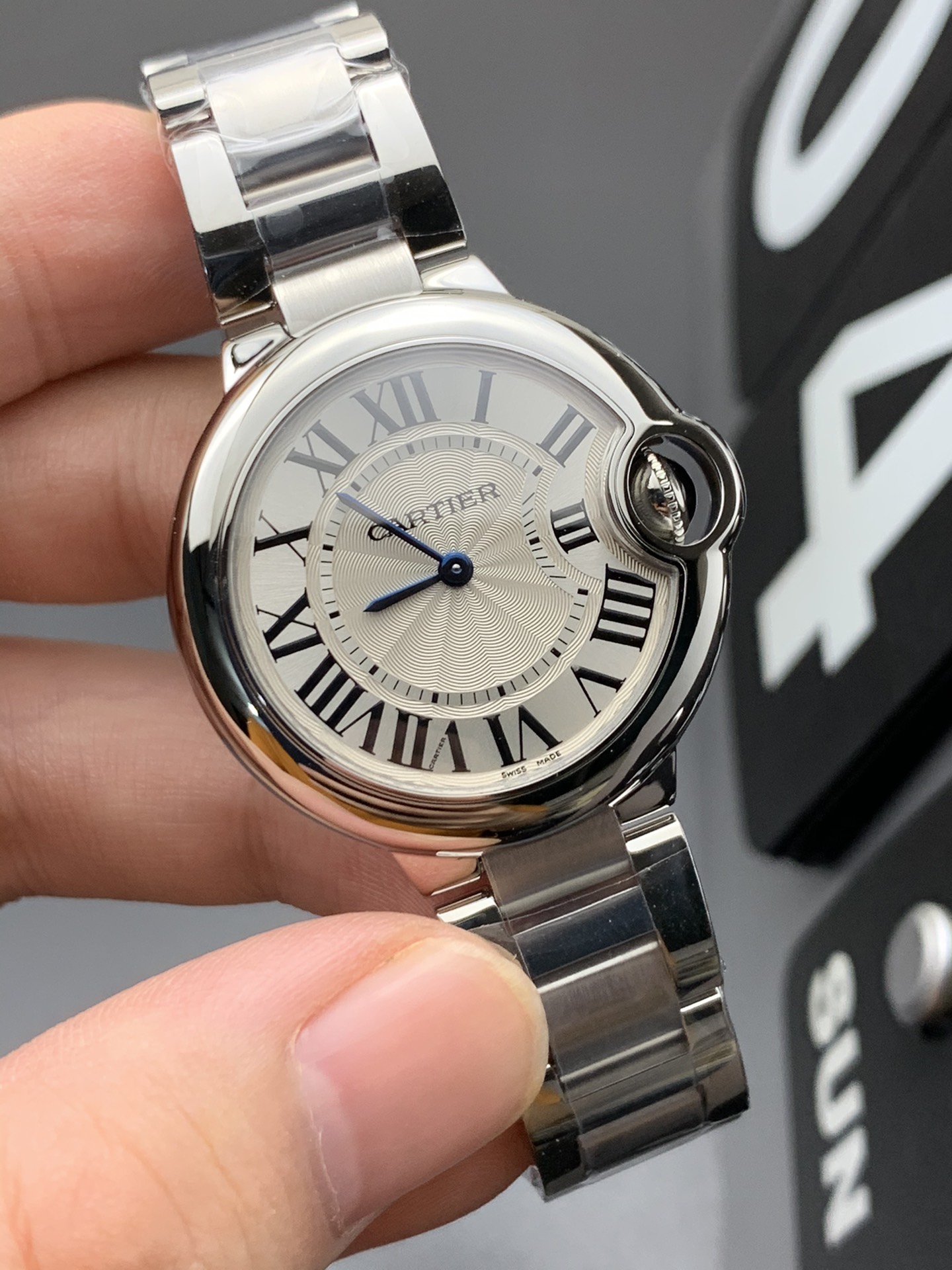 Cartier V7 33石英气球