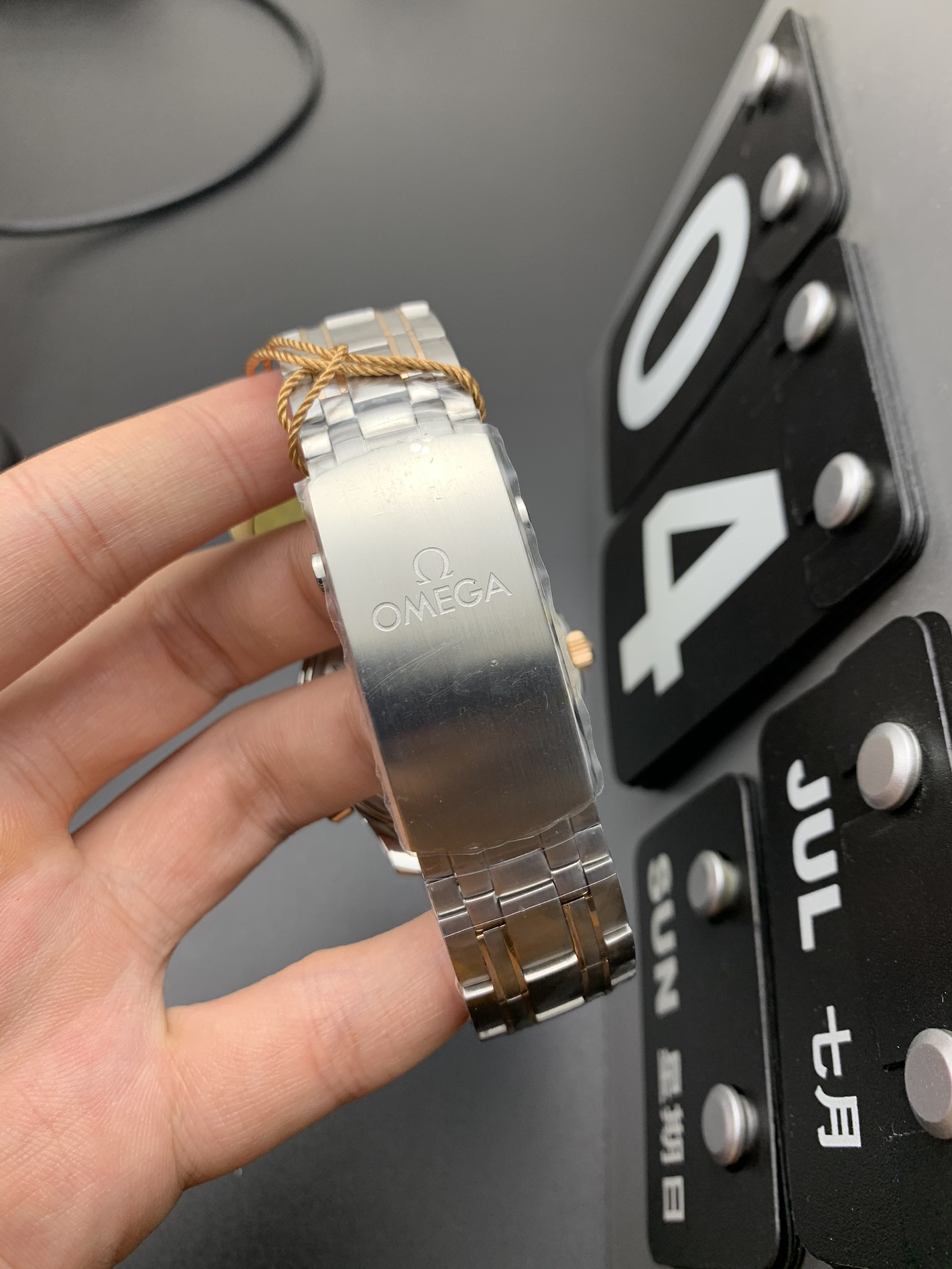 Omega 玫瑰金海马300