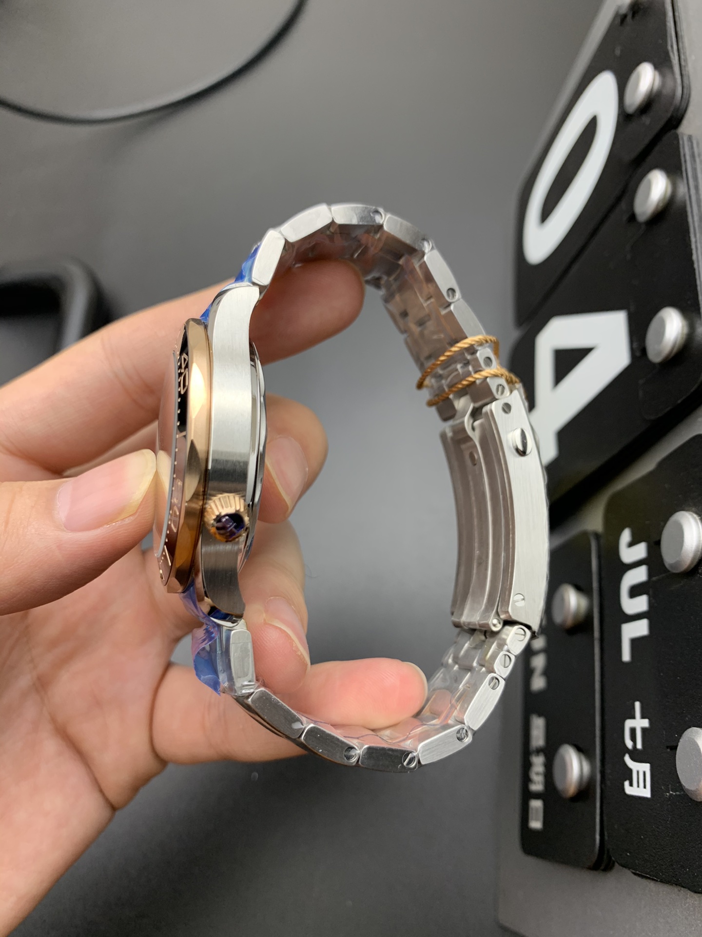 Omega 玫瑰金海马300