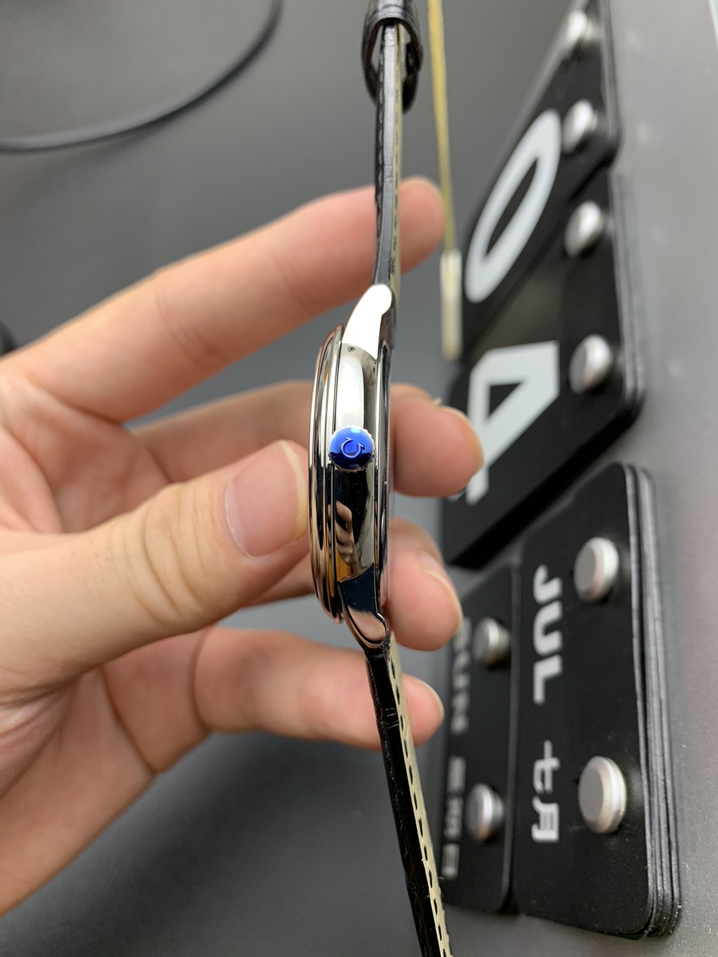 Omega MKS 蓝针轨道蝶飞