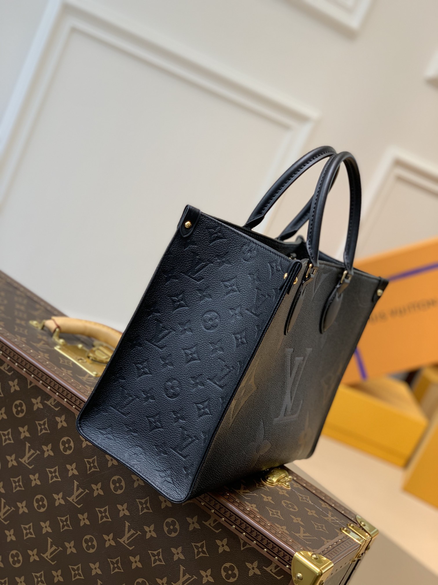 Louis Vuitton Onthego MM Tote Bag M45595 Monogram Black Shoulder