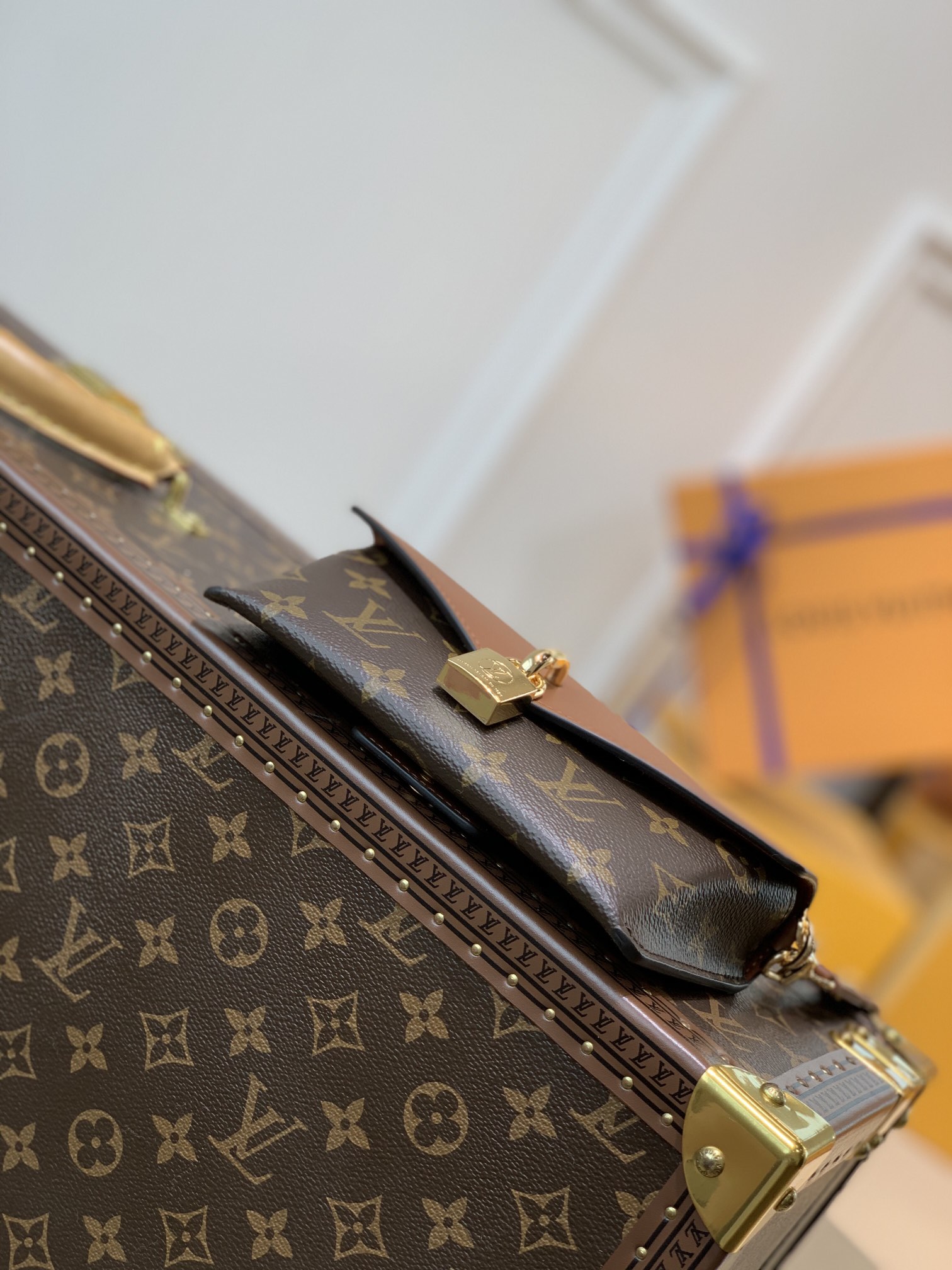 Louis Vuitton LV Padlock on Strap 腋下包 M80763焦糖色