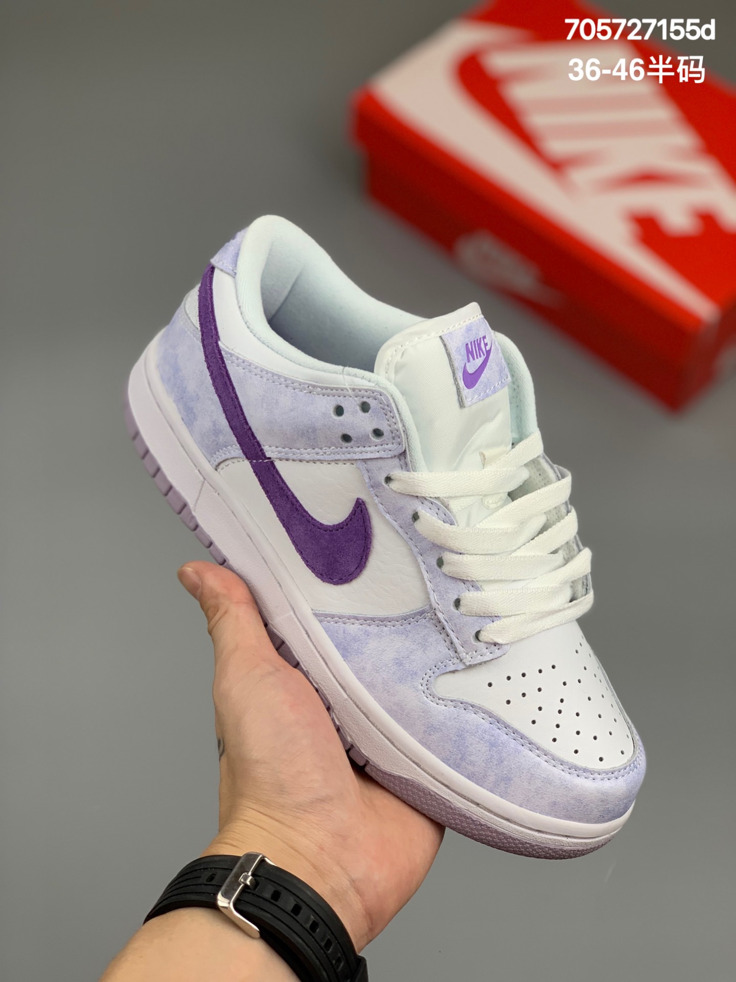 
公司级耐克Nike SB Dunk Low 扣篮系列复古低帮休闲运动滑板板鞋。采用脚感柔软舒适ZoomAir气垫，有效吸收滑板等极限运动在落地时带来的冲击力，为街头运动者们提供更好的保护 PLHA704-ZJL货号：DM9467尺码：36 36.5 37.5 38 38.5 39 40 40.5 41 42 42.5 43 44 45 46
编码:705747155d