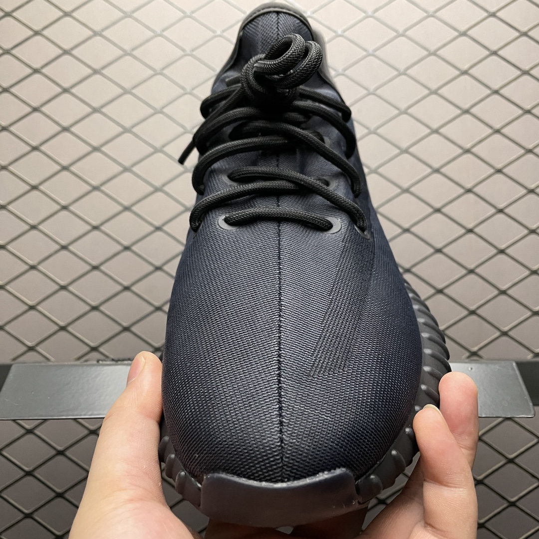 Adidas Yeezy Boost 350V2 "Mono Black" Kanye West Yeezy GX3791 Sizes: 36 8