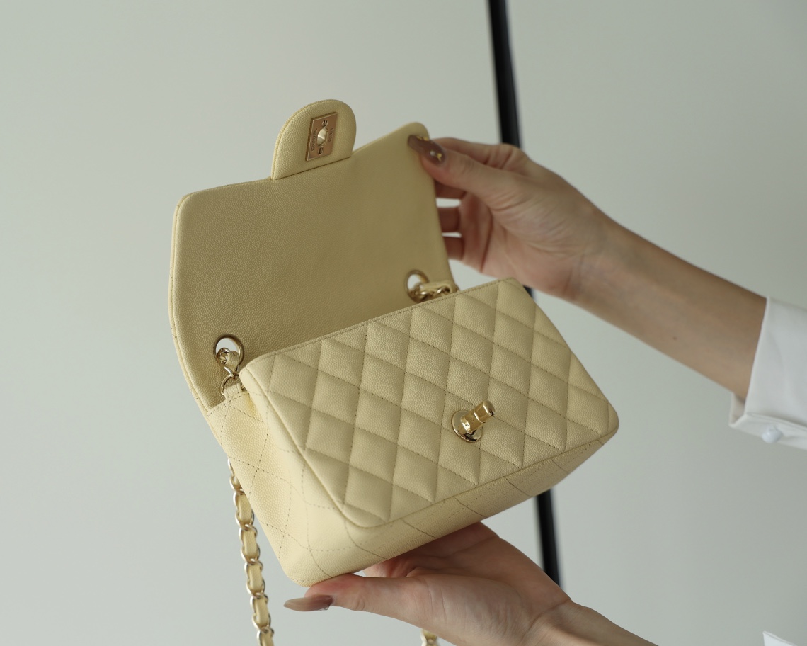 Chanel CF20大mini Classic flap bag A01116牛皮小鸡黄
