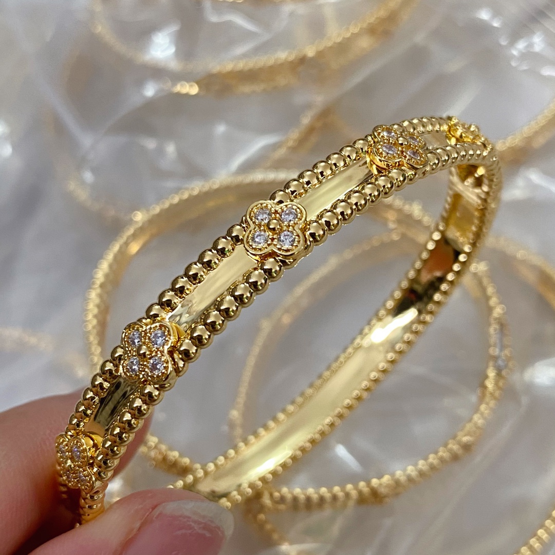Van Cleef & Arpels 新品 vca细版万花筒手镯 v金16.17