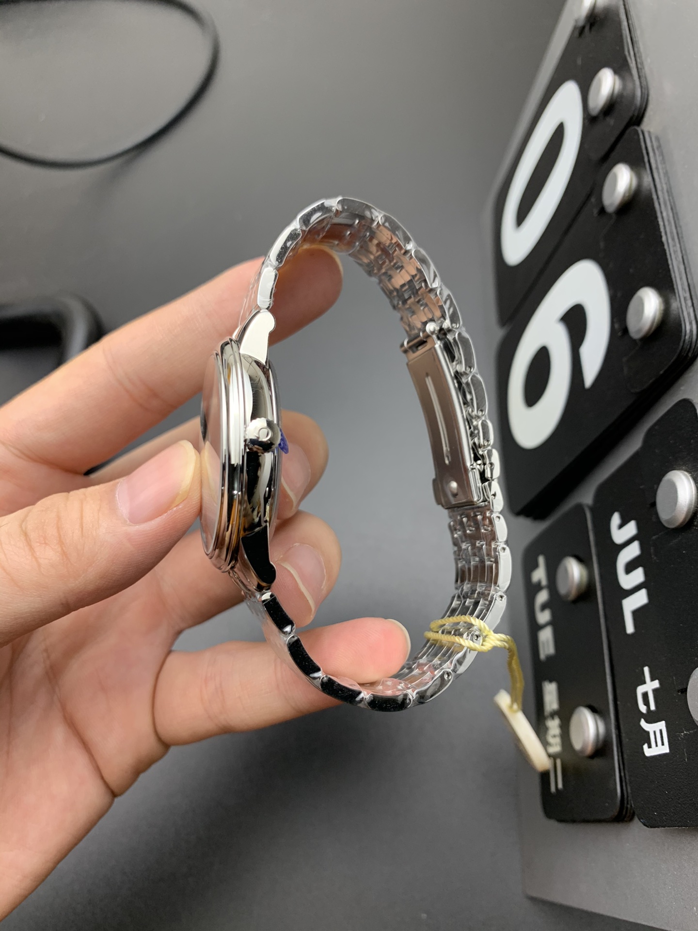 Omega MKS 轨道蝶飞