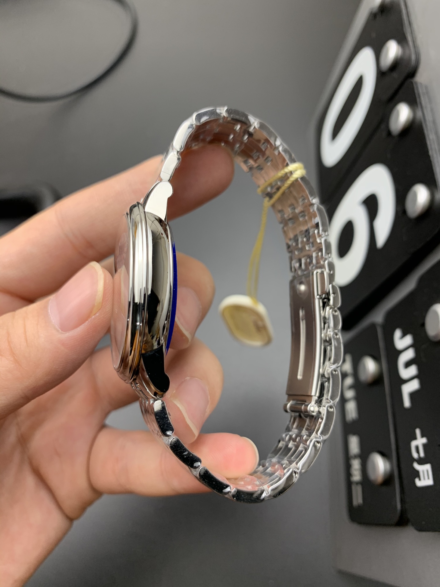 Omega MKS 轨道蝶飞