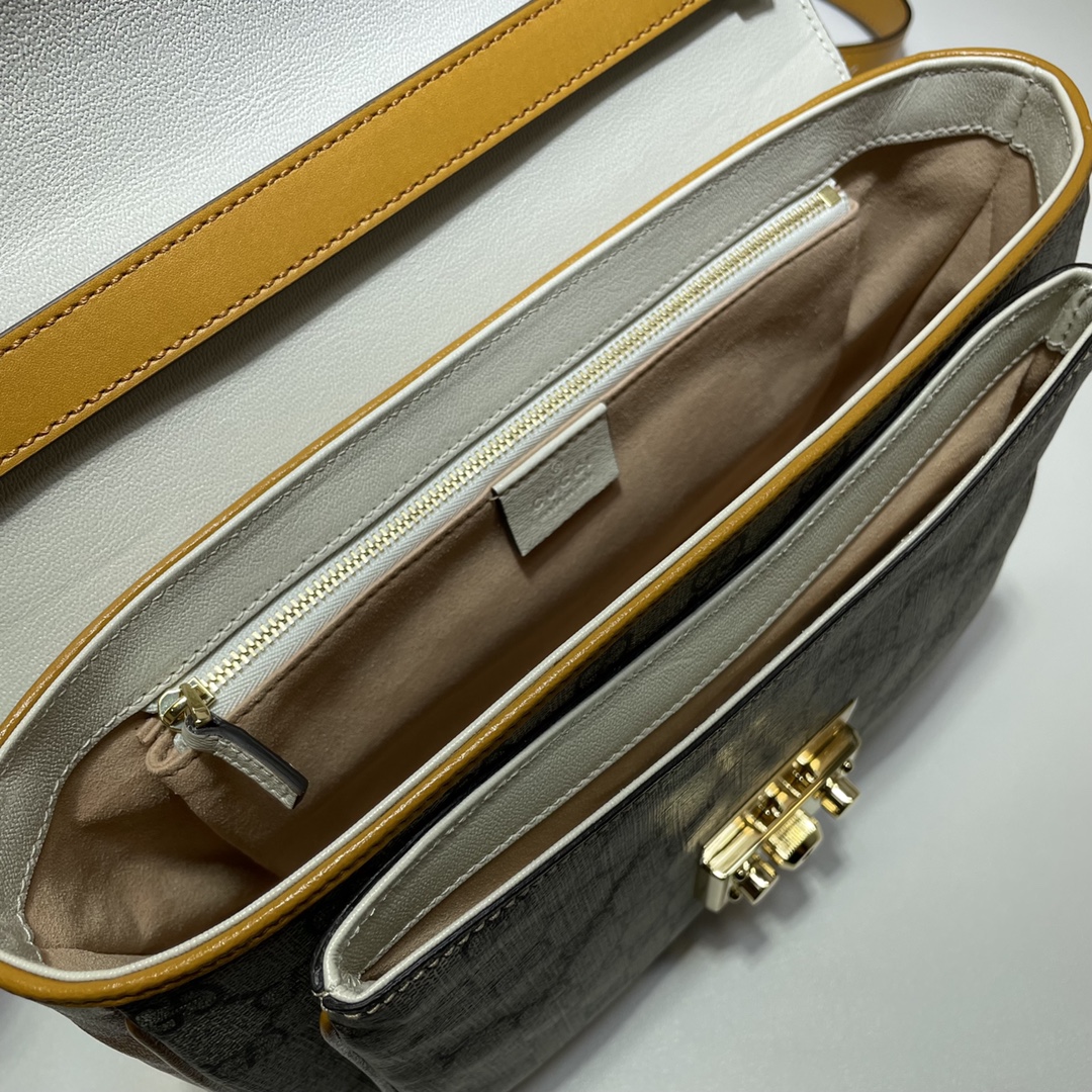 GUCCI古驰Padlock系列小号肩背包644527