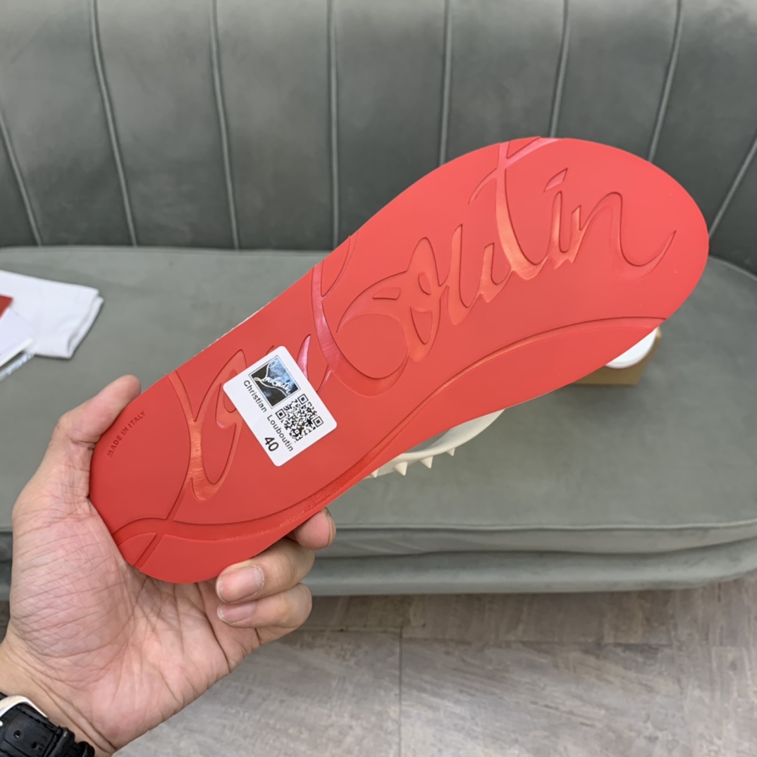 Precio de venta: P90 Marca del producto: CL Red Bottom Shoes* "CL*" chanclas Talla: 35-44 (se puede 
