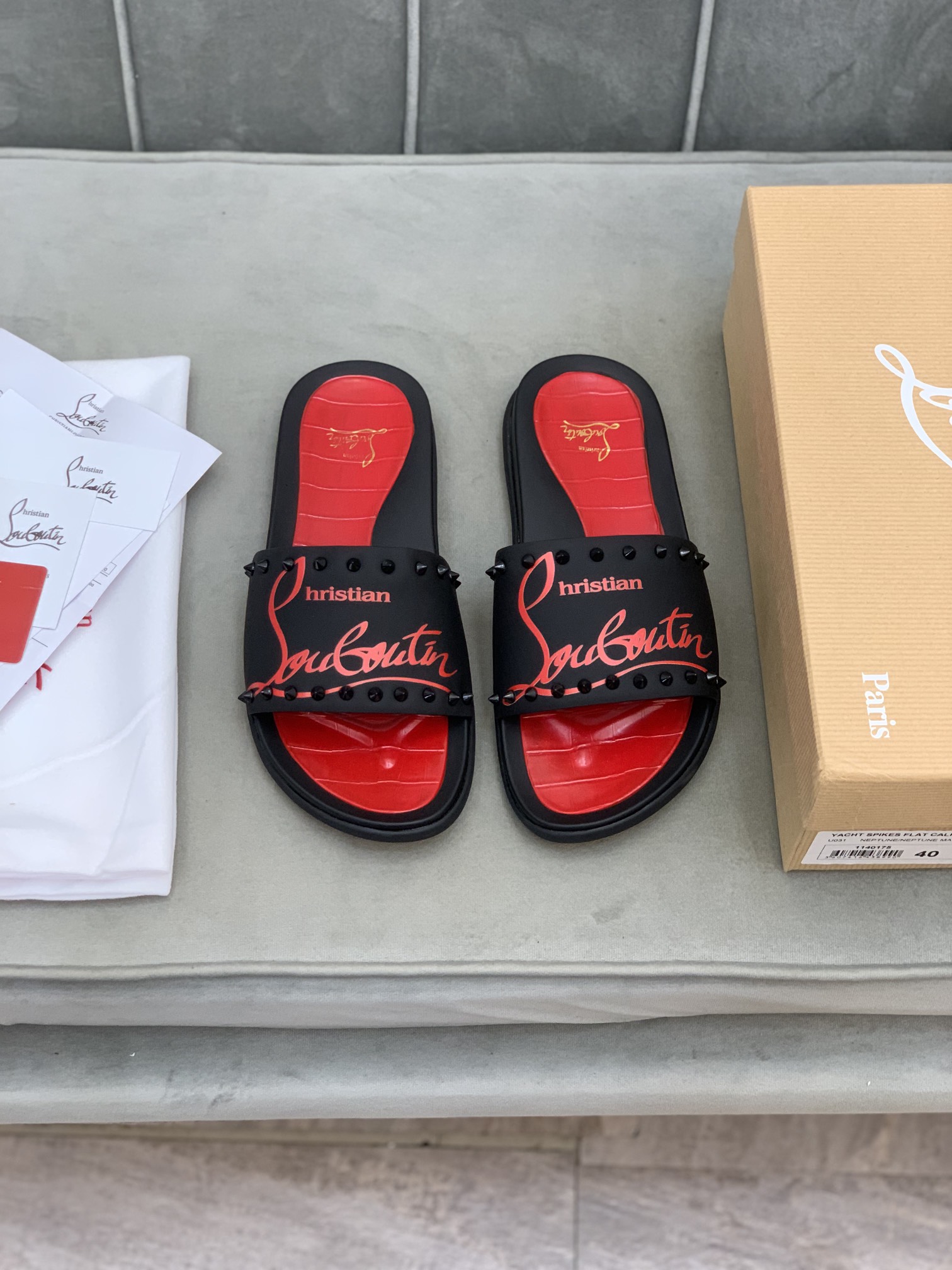 Precio de venta: P130 Marca: CL Red Bottom Shoes* 