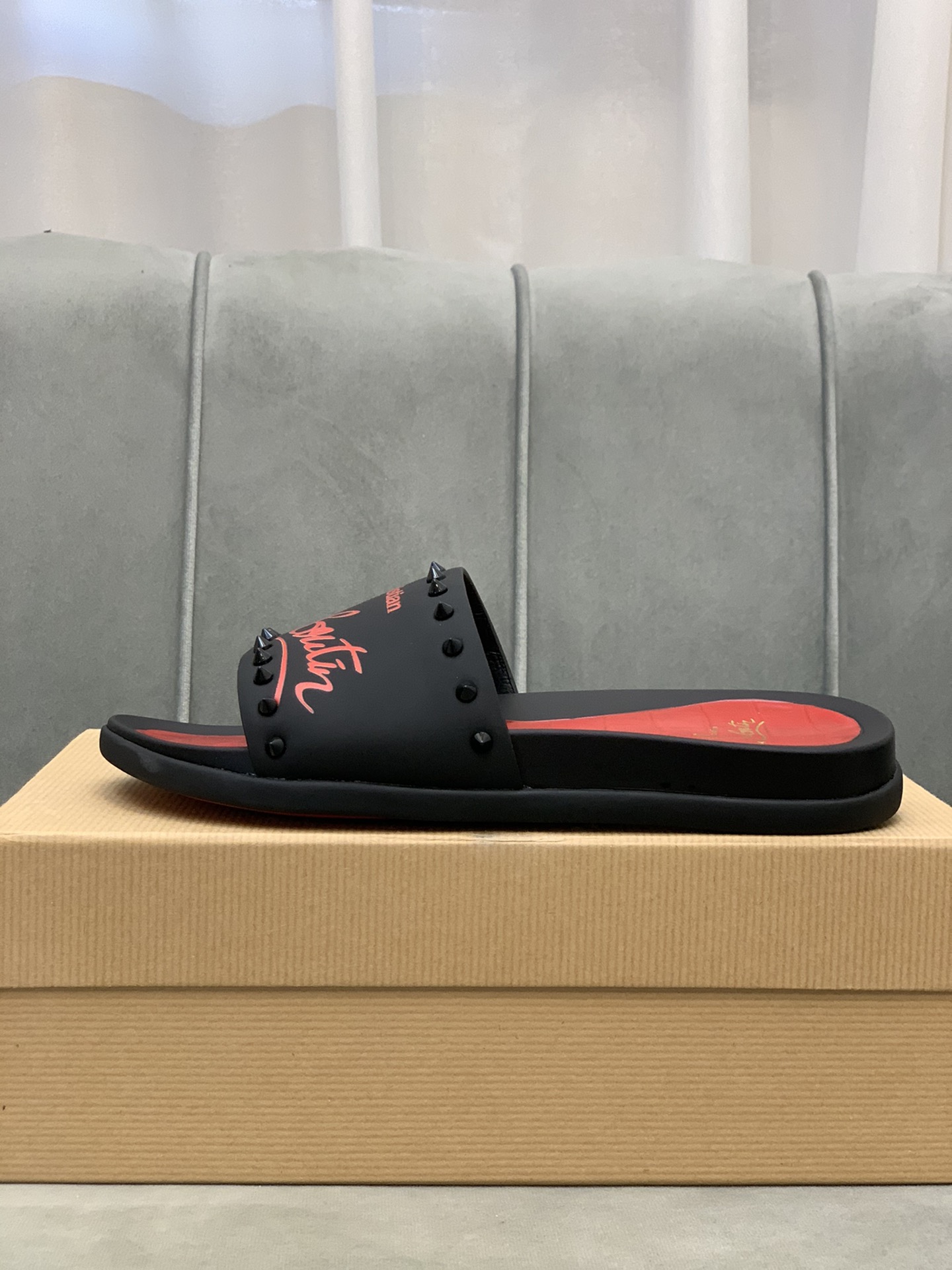 Precio de venta: P130 Marca: CL Red Bottom Shoes* "CL*" zapatillas Talla: 38-44 (se puede personaliz