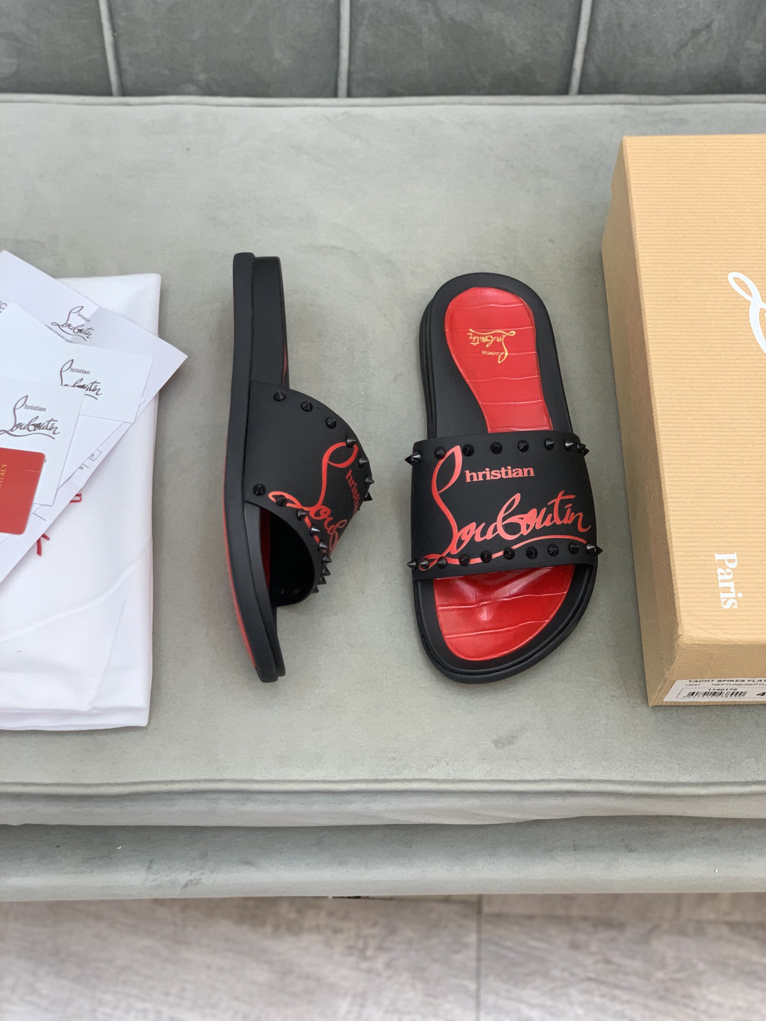 Precio de venta: P130 Marca: CL Red Bottom Shoes* "CL*" zapatillas Talla: 38-44 (se puede personaliz