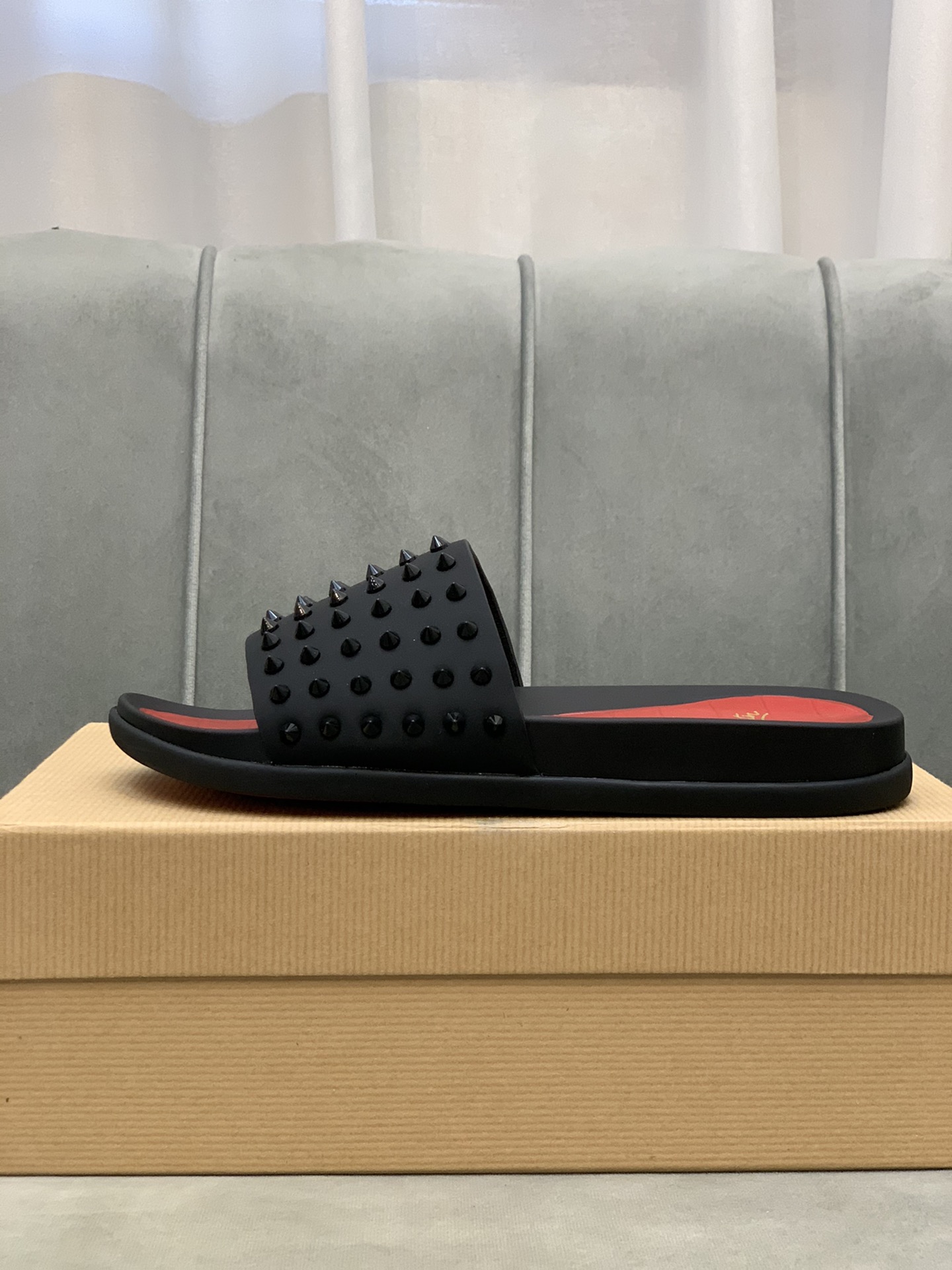 Precio de venta: P130 Marca: CL Red Bottom Shoes* "CL*" zapatillas Talla: 38-44 (se puede personaliz